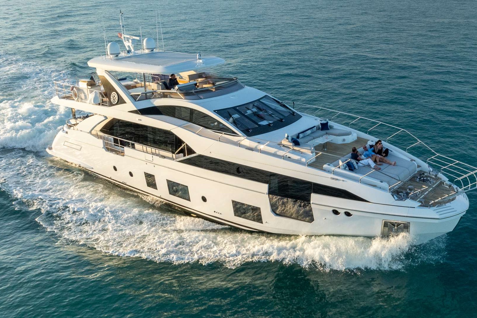 4 PLAY, 88' Azimut 2021