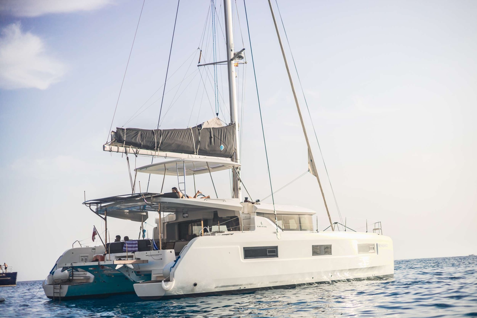 https://www.centralyachtagent.com/yachtadmin/yachtlg/yacht9362/9362brochure14.jpg