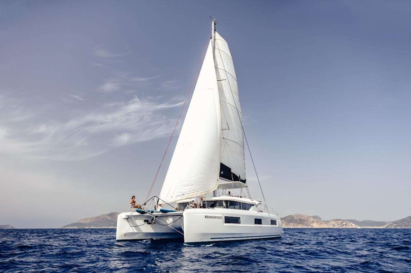 https://www.centralyachtagent.com/yachtadmin/yachtlg/yacht9362/9362brochure15.jpg