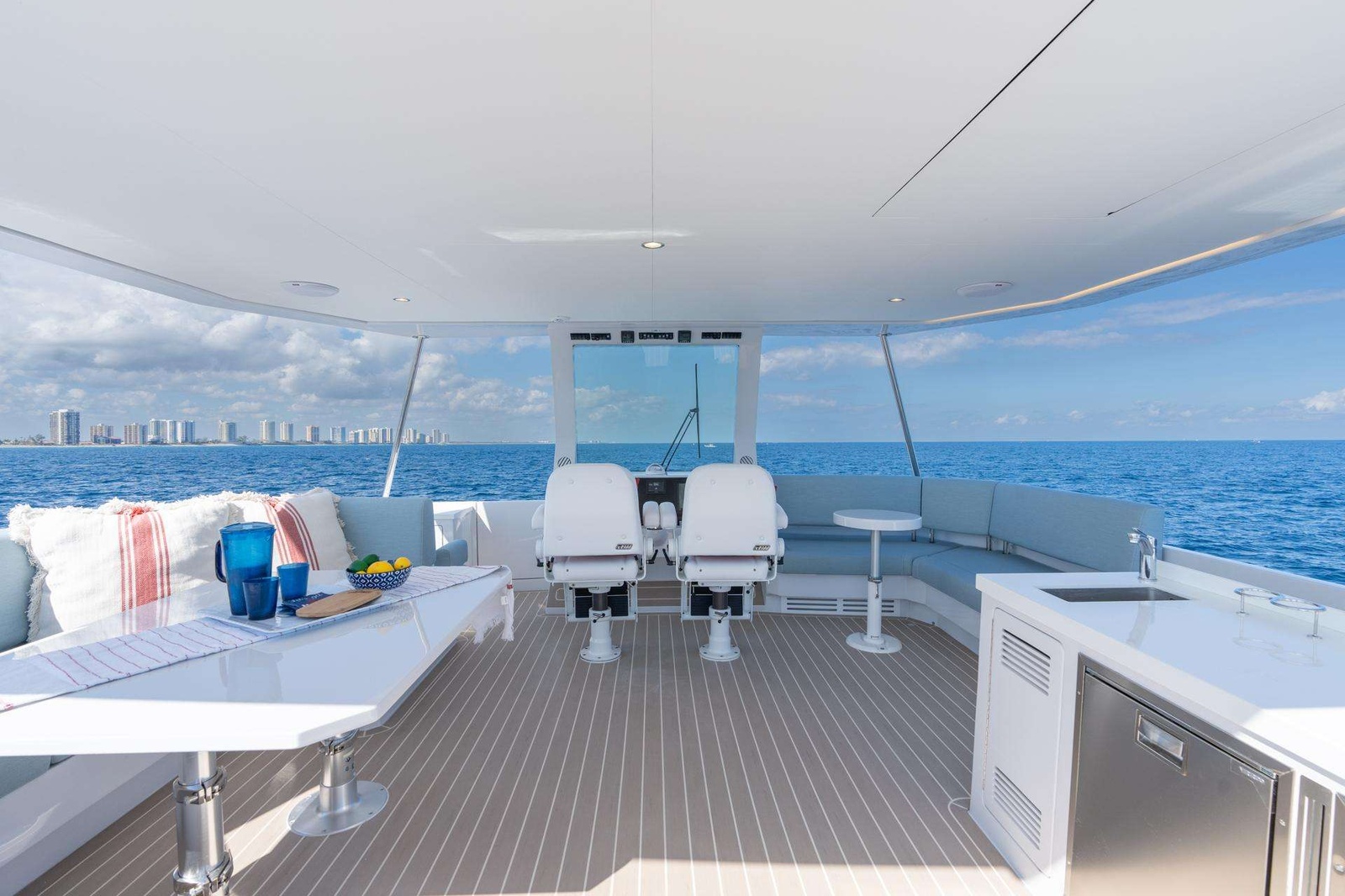 https://www.centralyachtagent.com/yachtadmin/yachtlg/yacht9409/9409brochure13.jpg