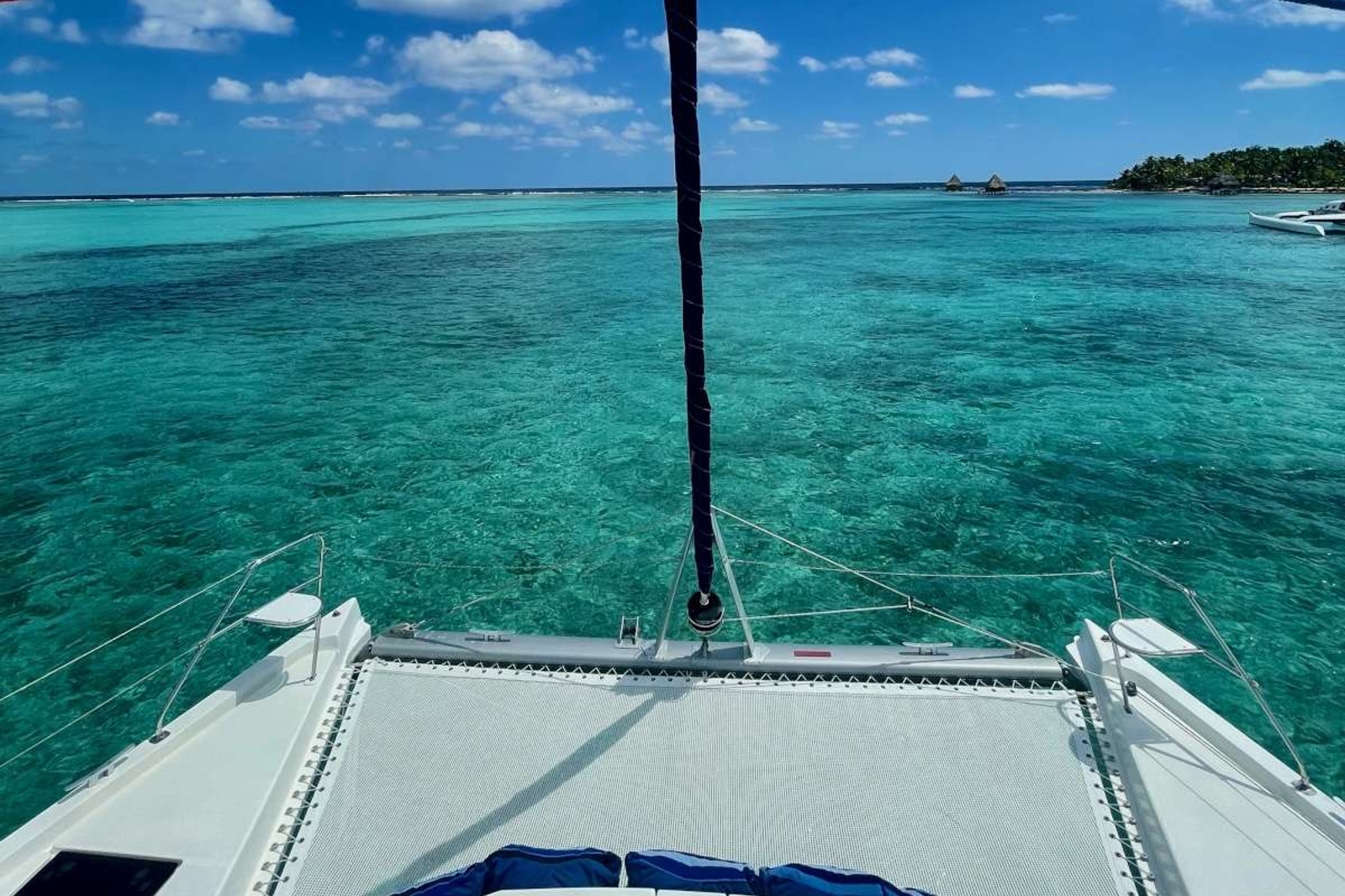 https://www.centralyachtagent.com/yachtadmin/yachtlg/yacht9426/9426brochure12.jpg