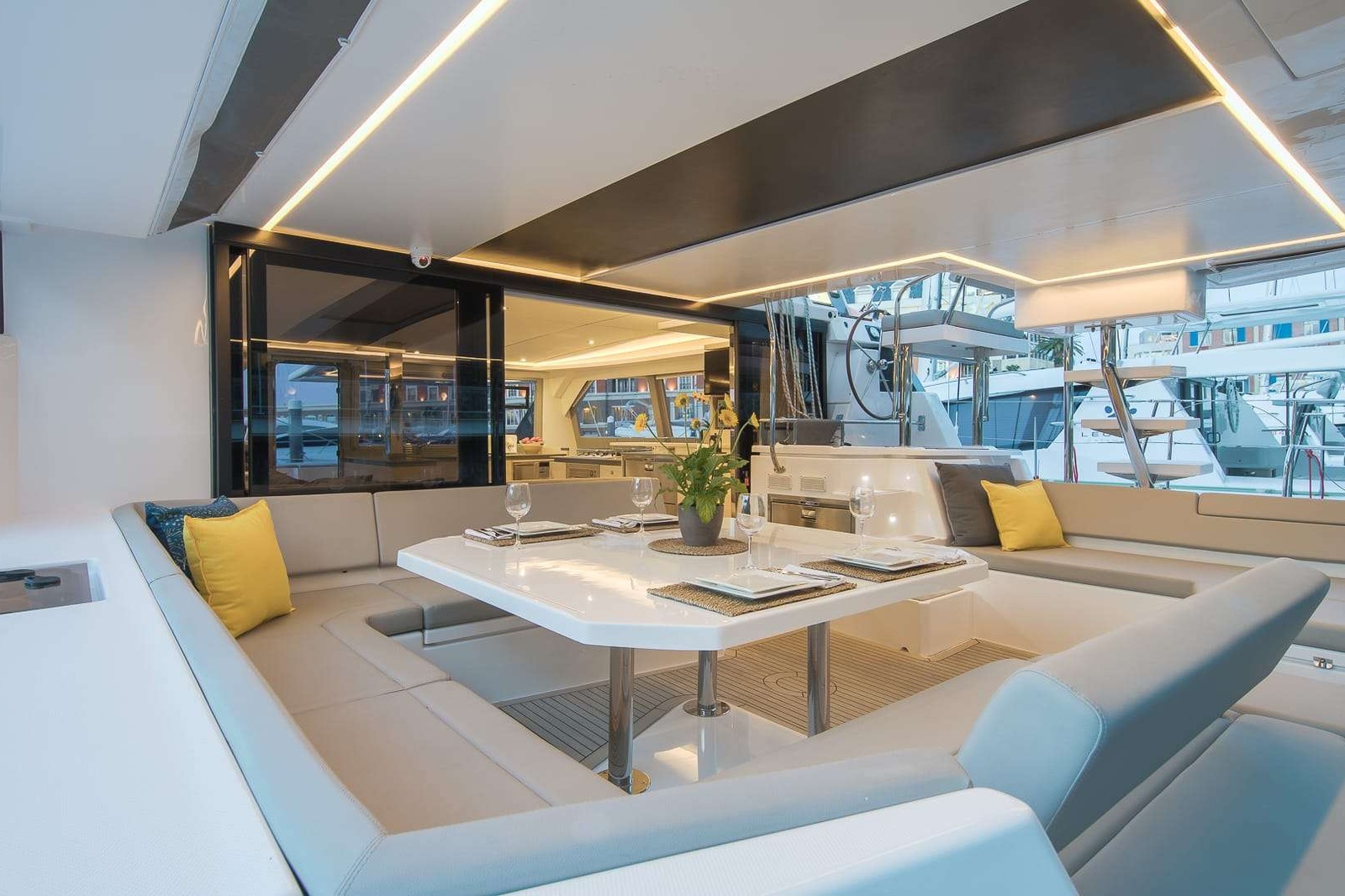 https://www.centralyachtagent.com/yachtadmin/yachtlg/yacht9509/9509brochure6.jpg