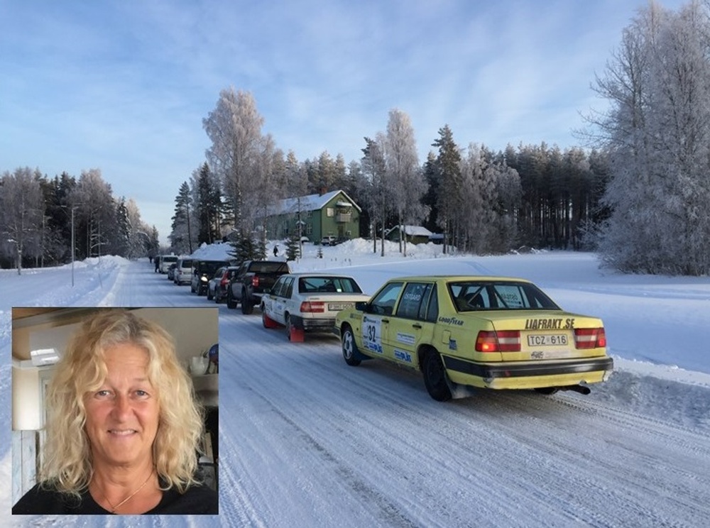 Cathrine Anderholdt (infälld), engagerad i Stärkesmarks byaförening, står med öppnar armar när Rally Sweden landar i trakterna. 