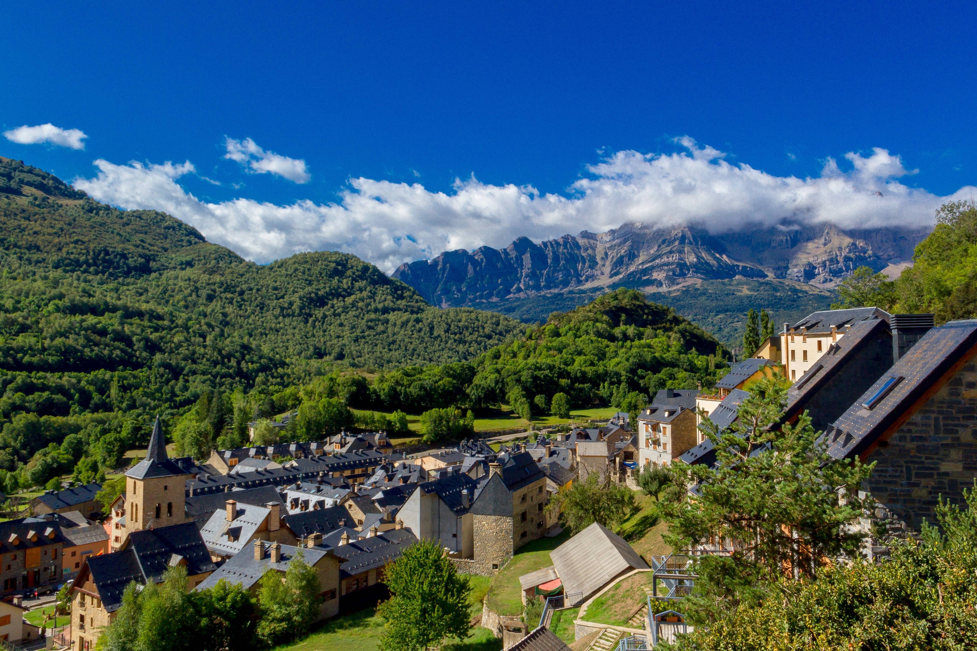 Tena Valley: One of the Most Stunning Valleys in the Pyrenees