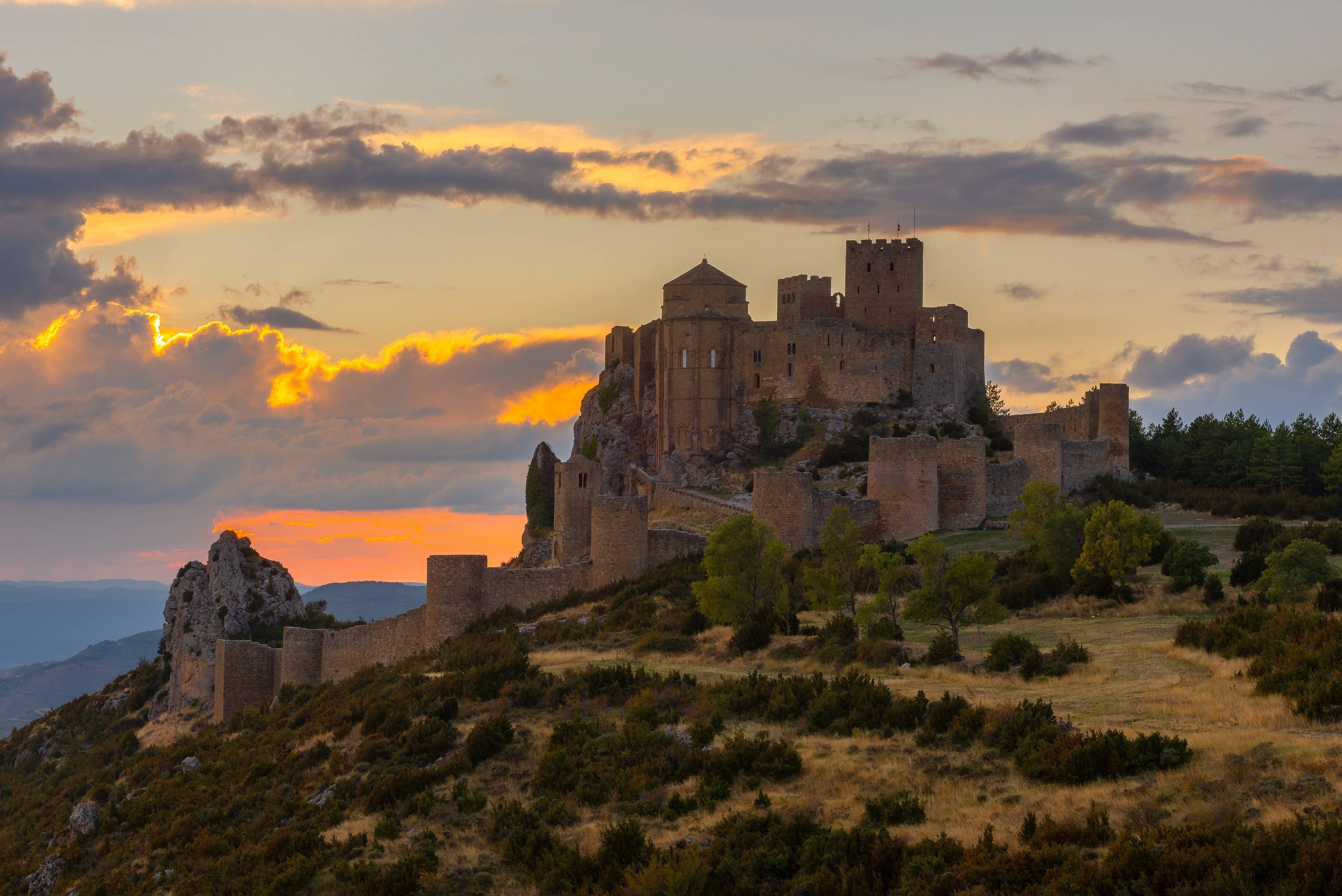 Historical Spots in Huesca: Loarre Castle and Jaca