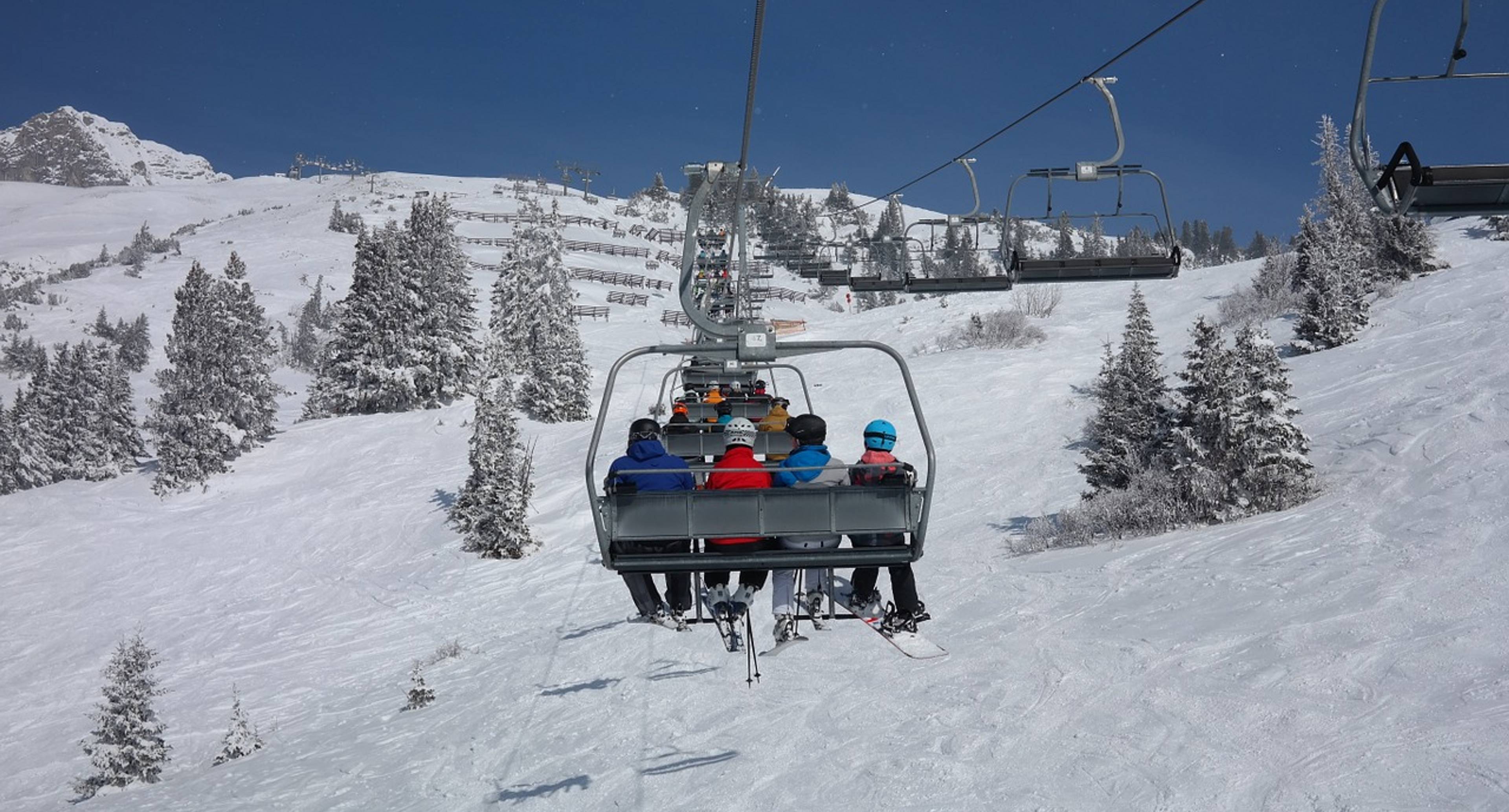 Snowmobiles, rope park, ski complex.