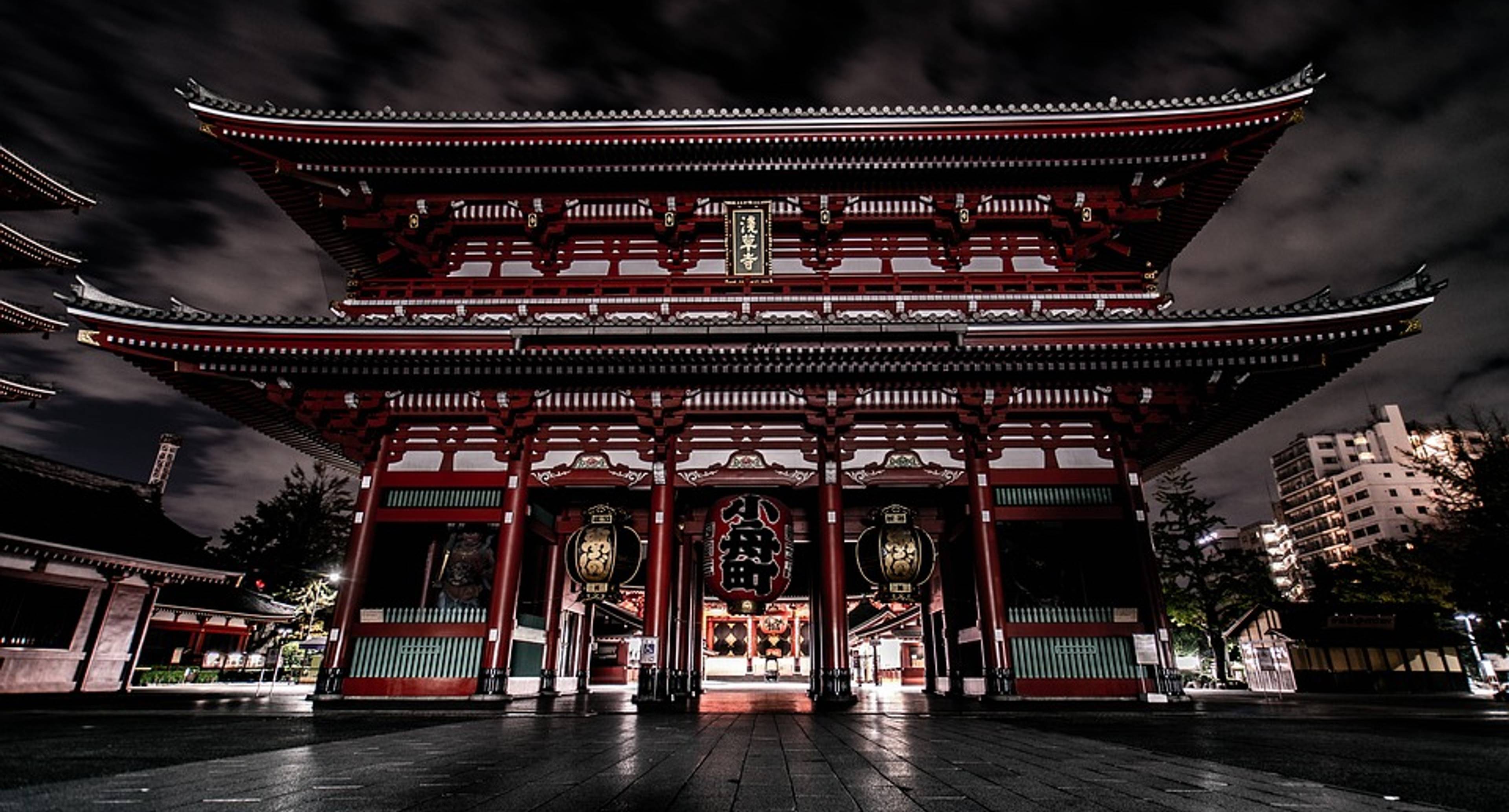 Asakusa - District of Ancient Temples and Pagodas