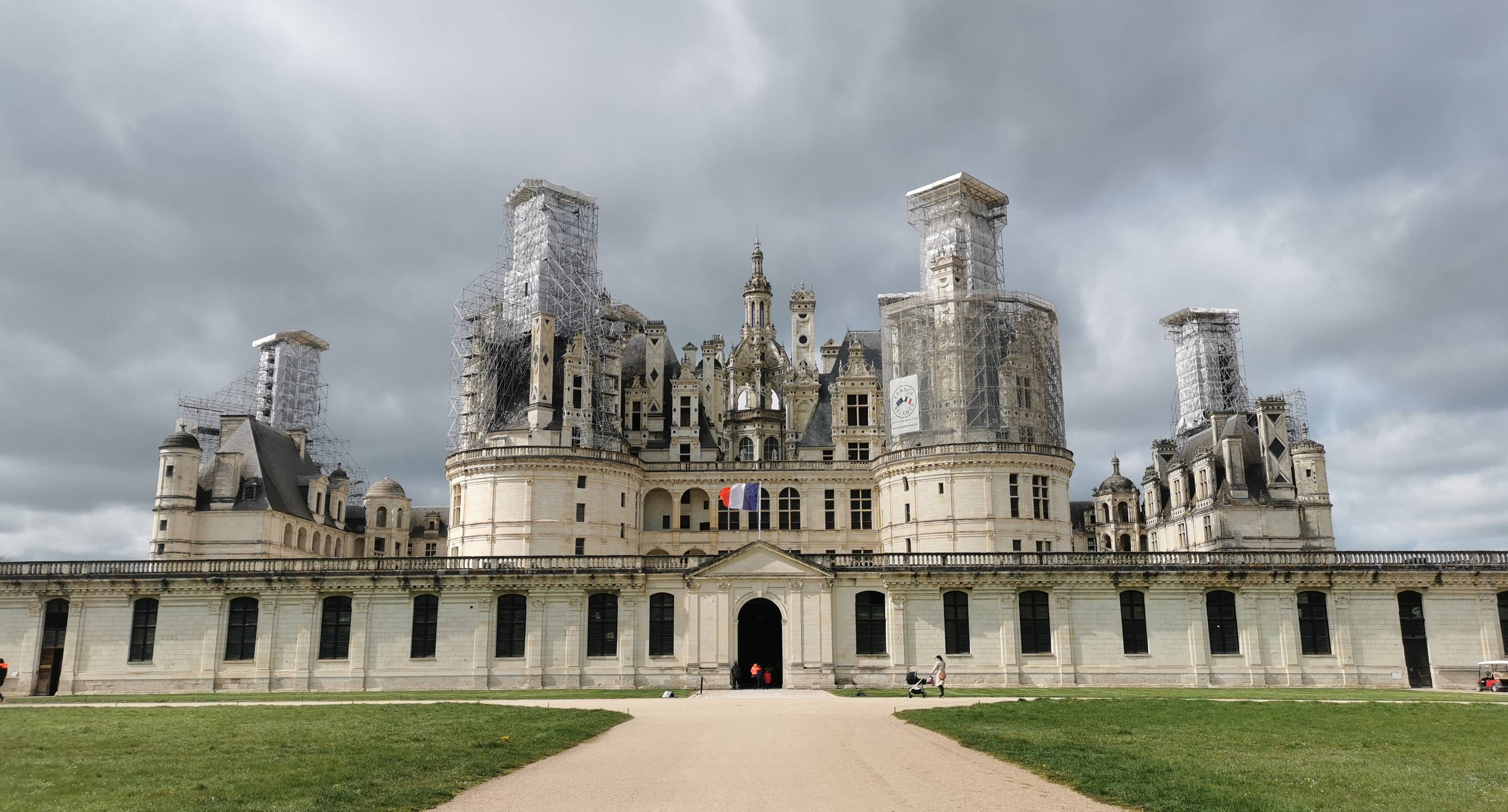 The Favorite Castles of the French Kings
