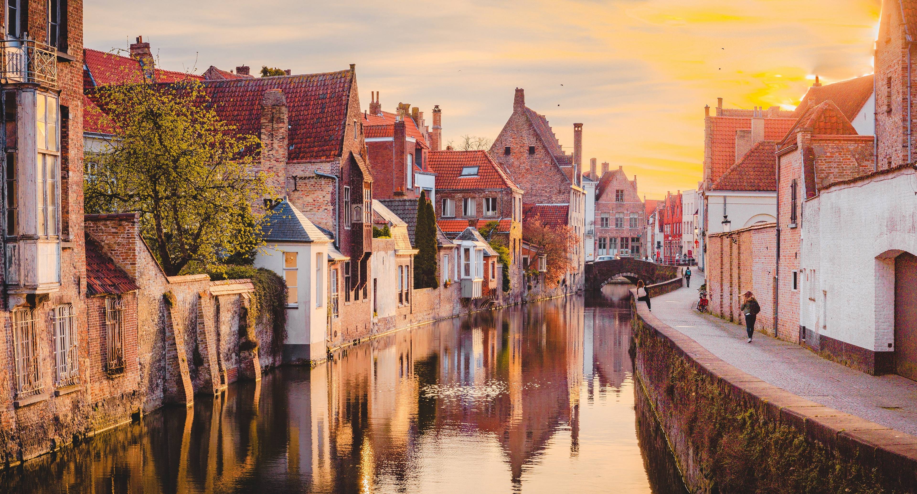 Bruges — Chocolate and the Strangest Art 