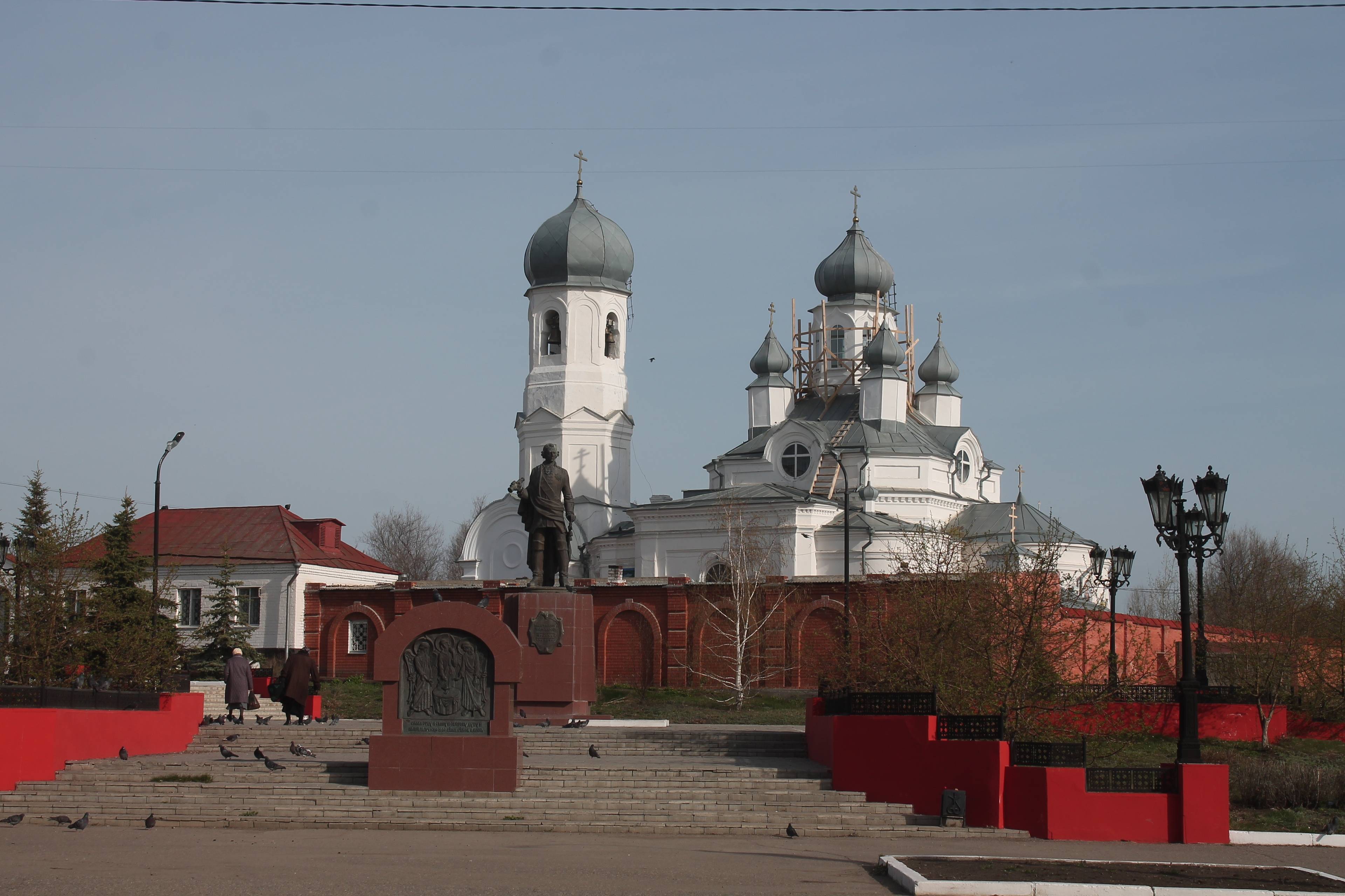 Square in front of Dmitry Solunsky's church