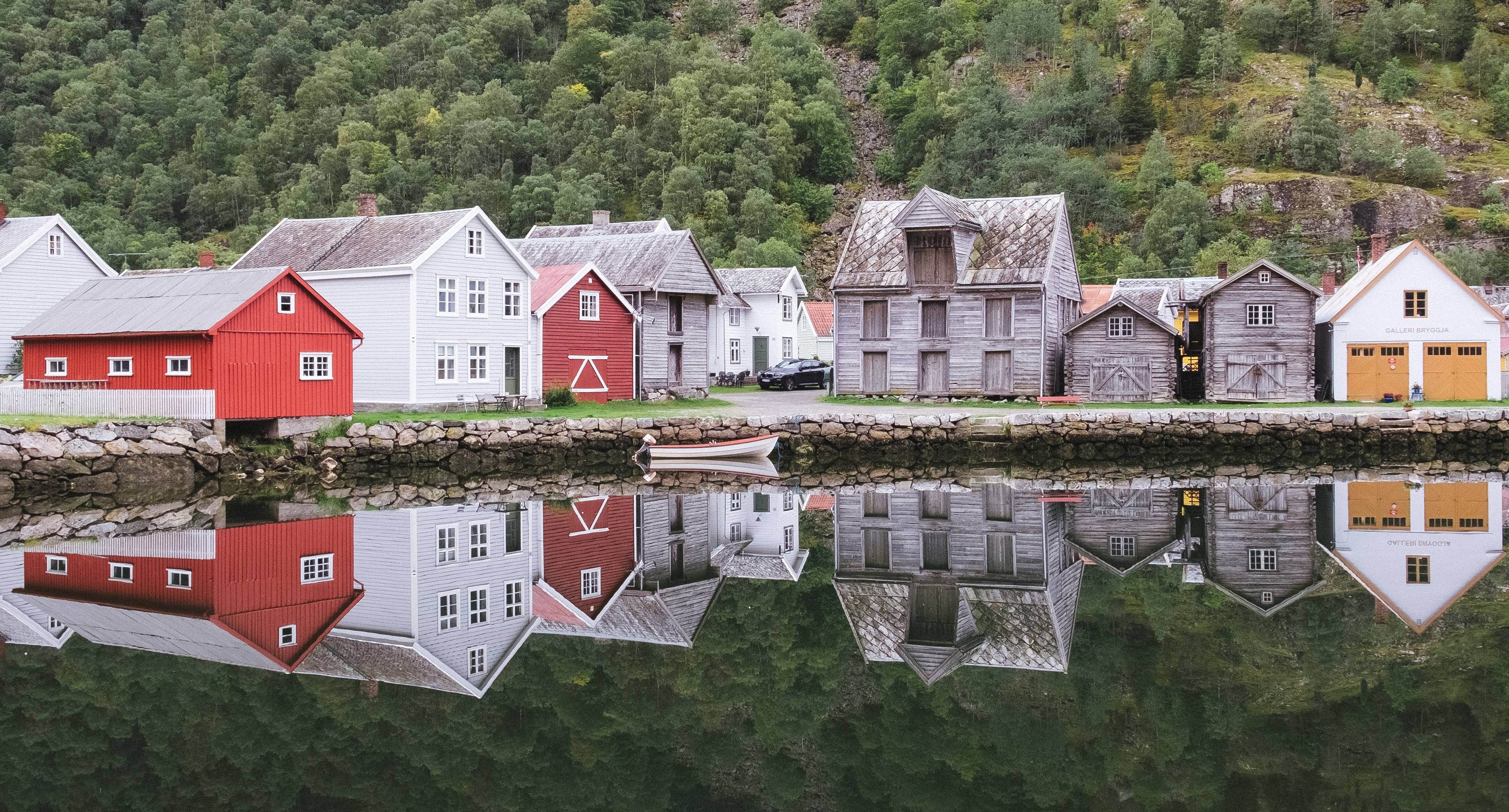 Eine entspannende Route voller norwegischer Kunst und Architektur