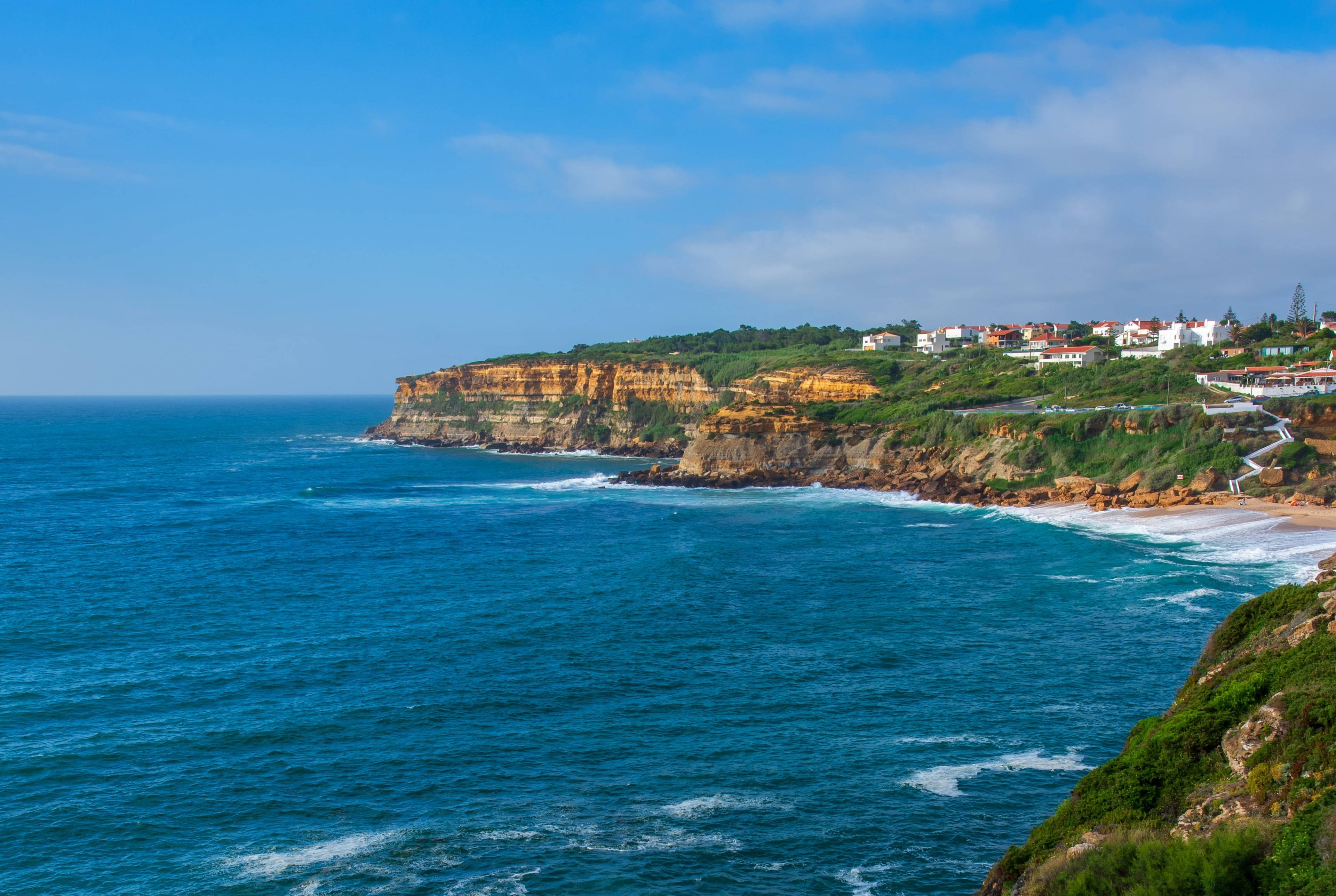 Langsame Kreuzfahrt entlang Portugals Silberküste