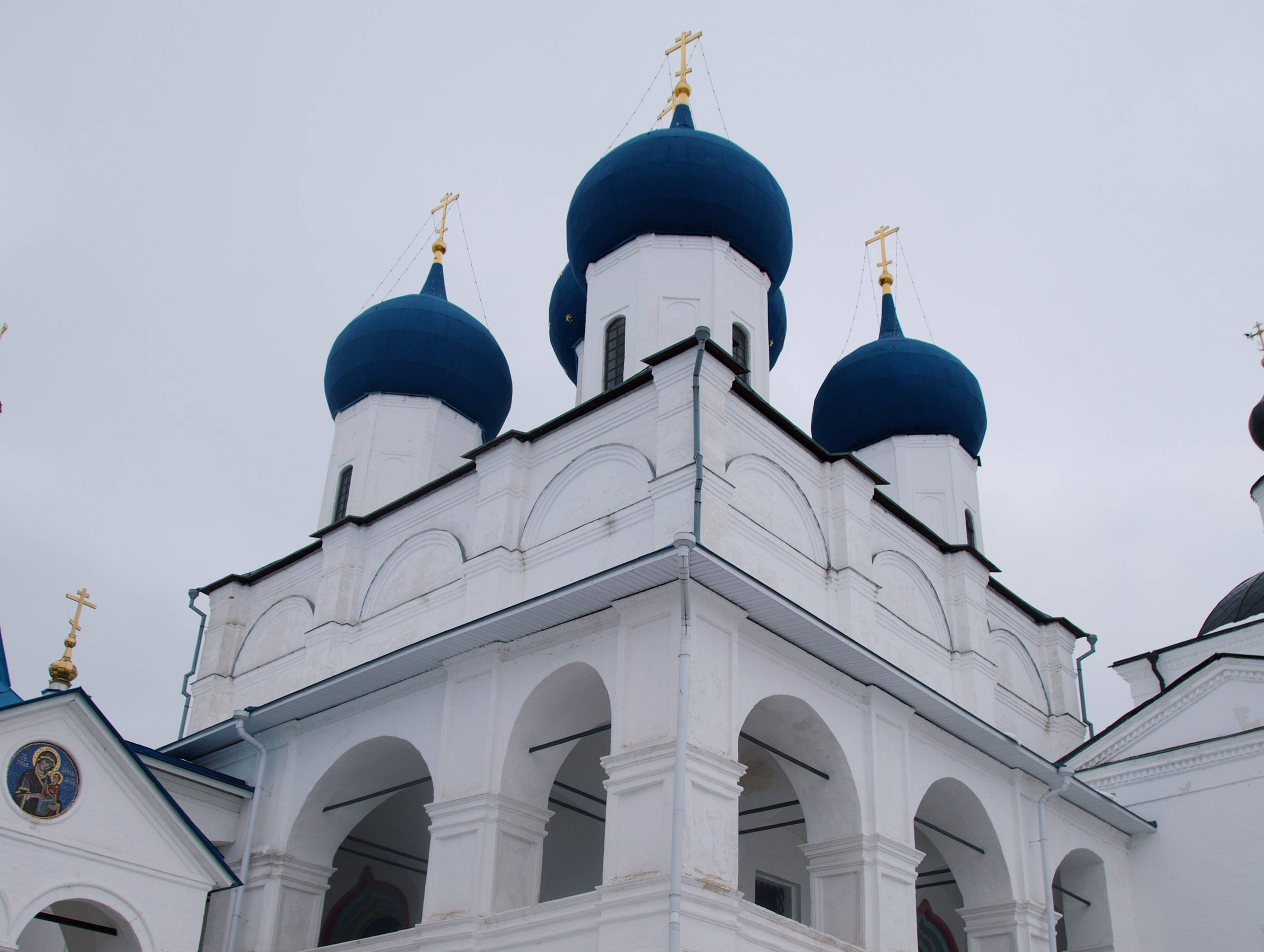 Высоцкий Зачатьевский мужской монастырь