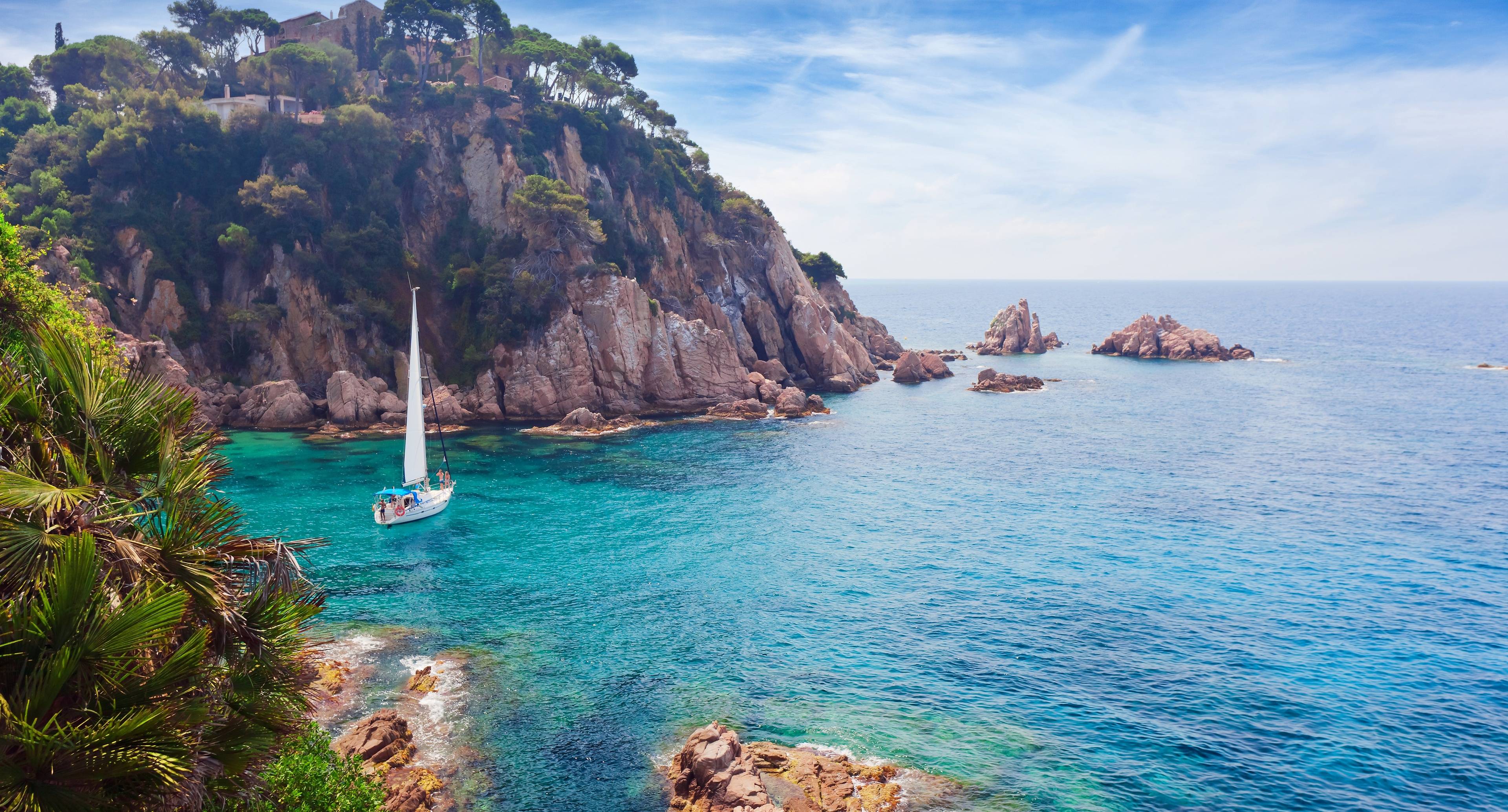 Visiting the Breathtaking Coves of the Costa Brava