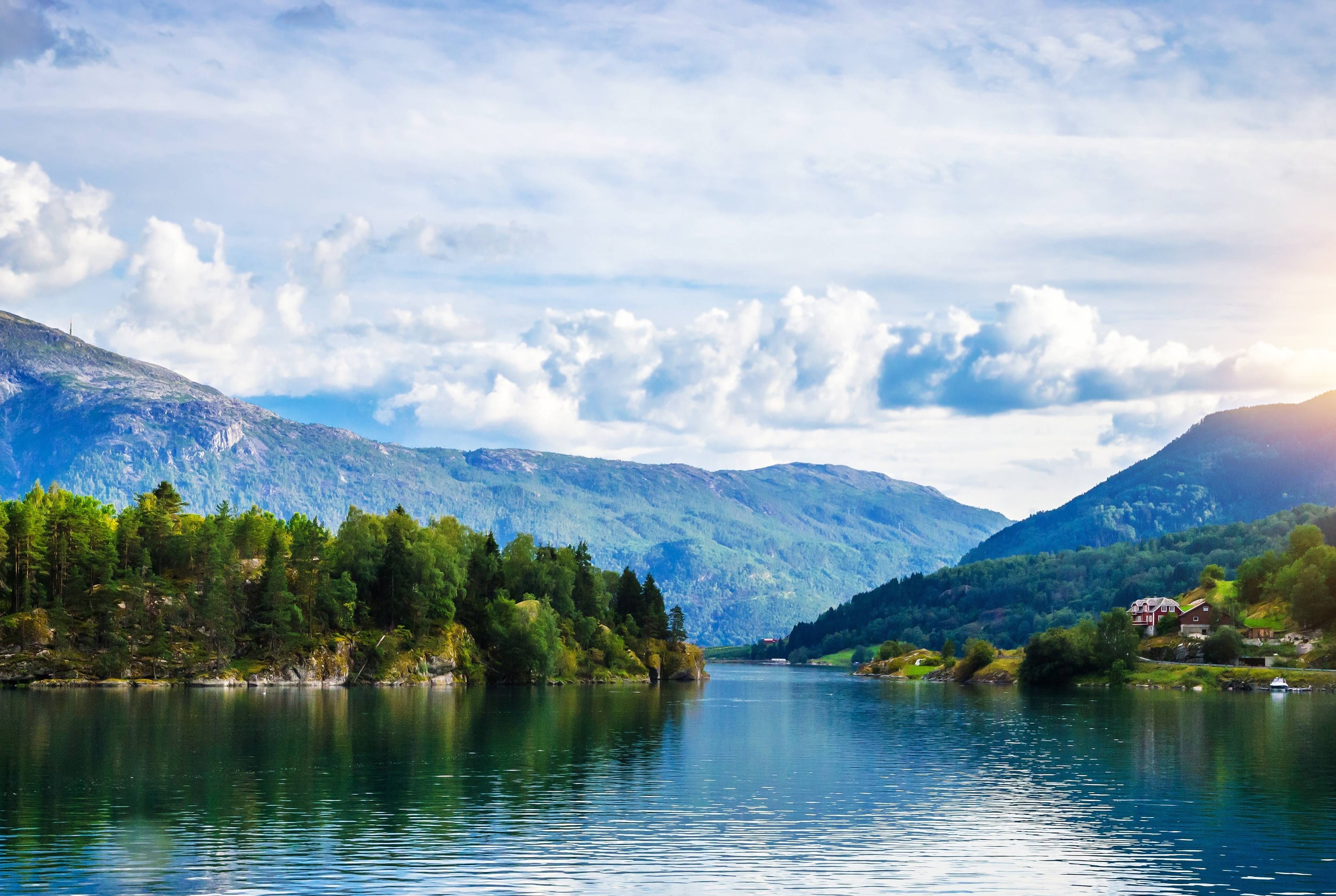 Eine norwegische Reise durch Berge, Wälder und Seen