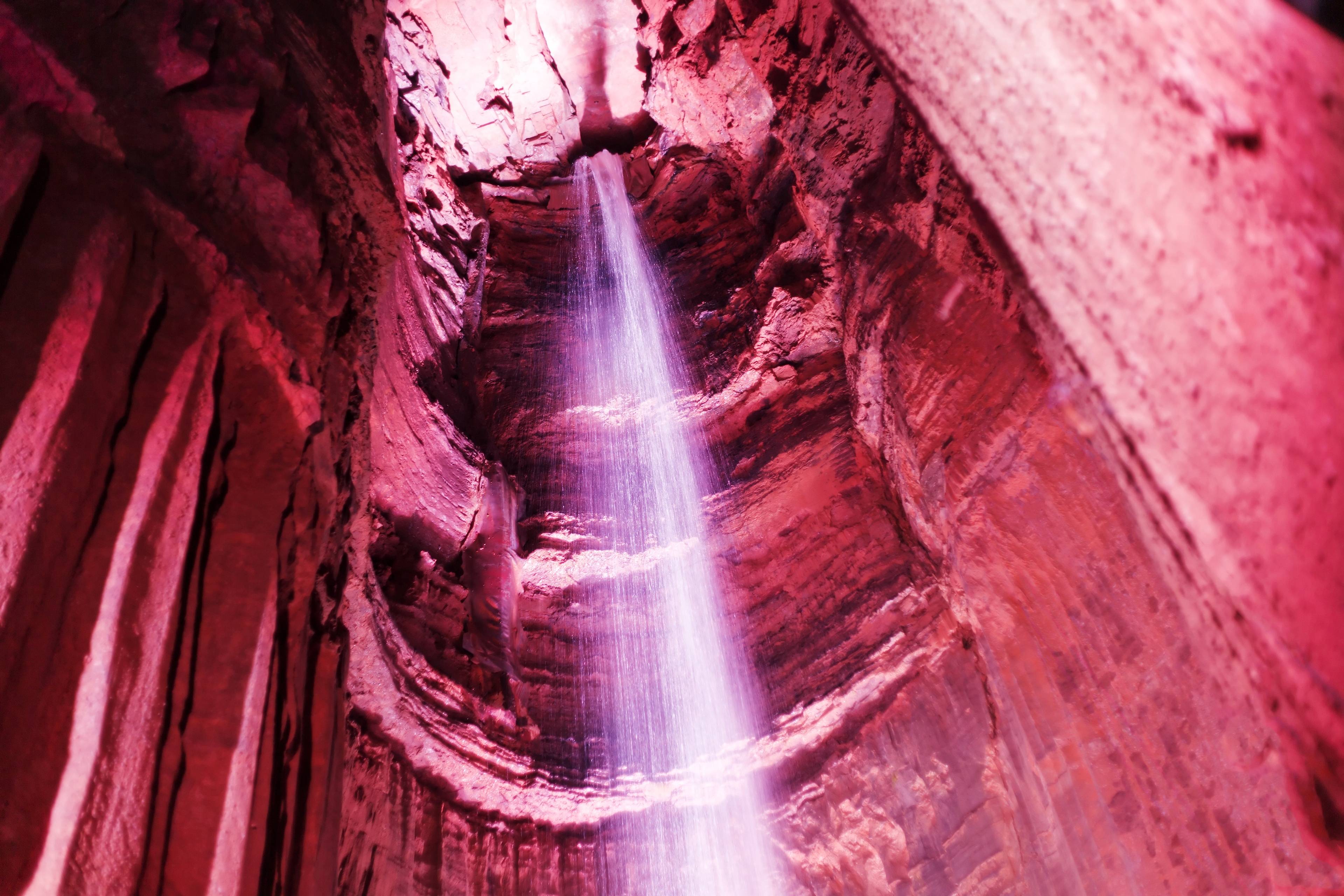 Рубиновый водопад