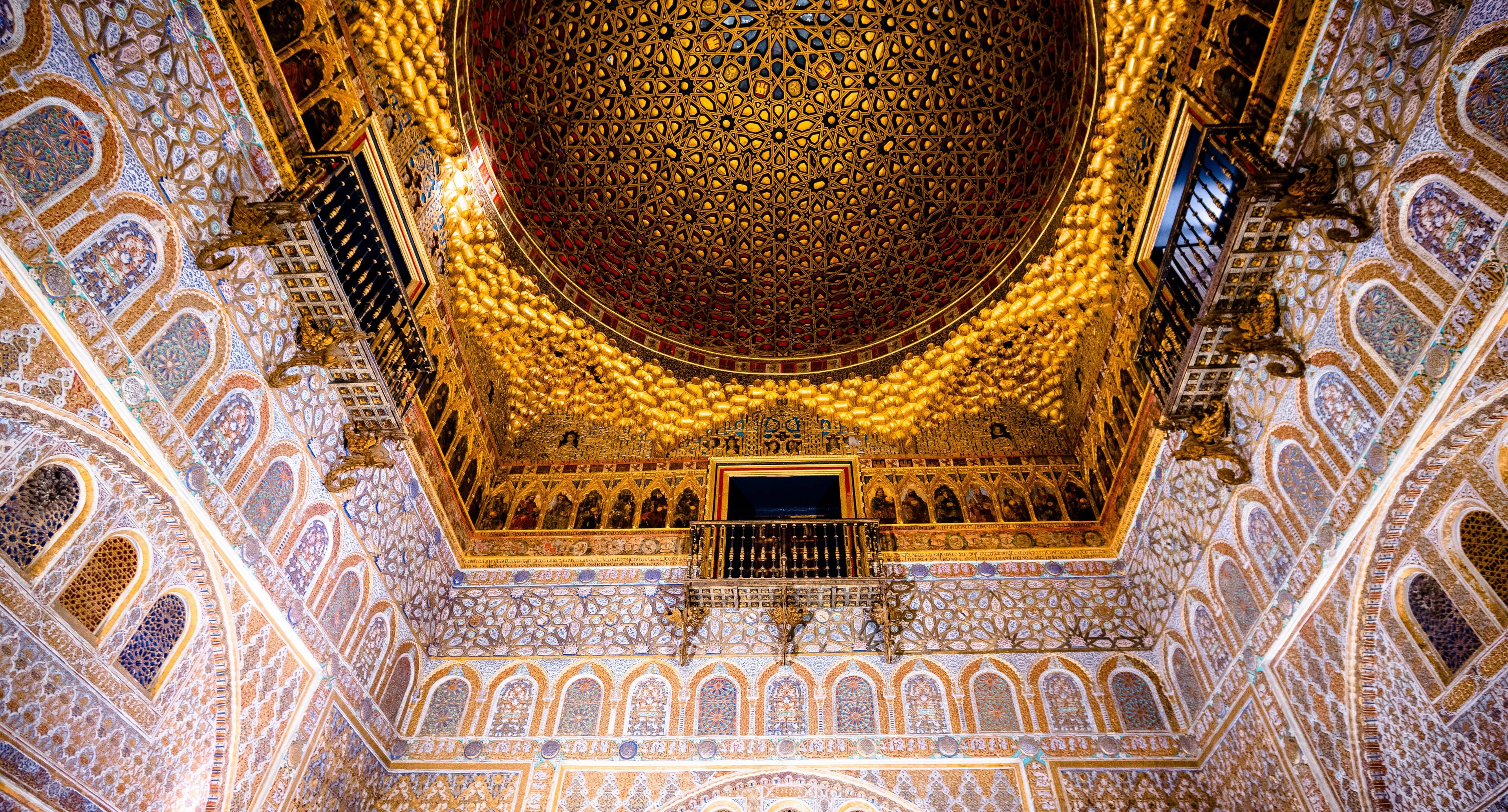 Walking Along the Old Streets of Sevilla