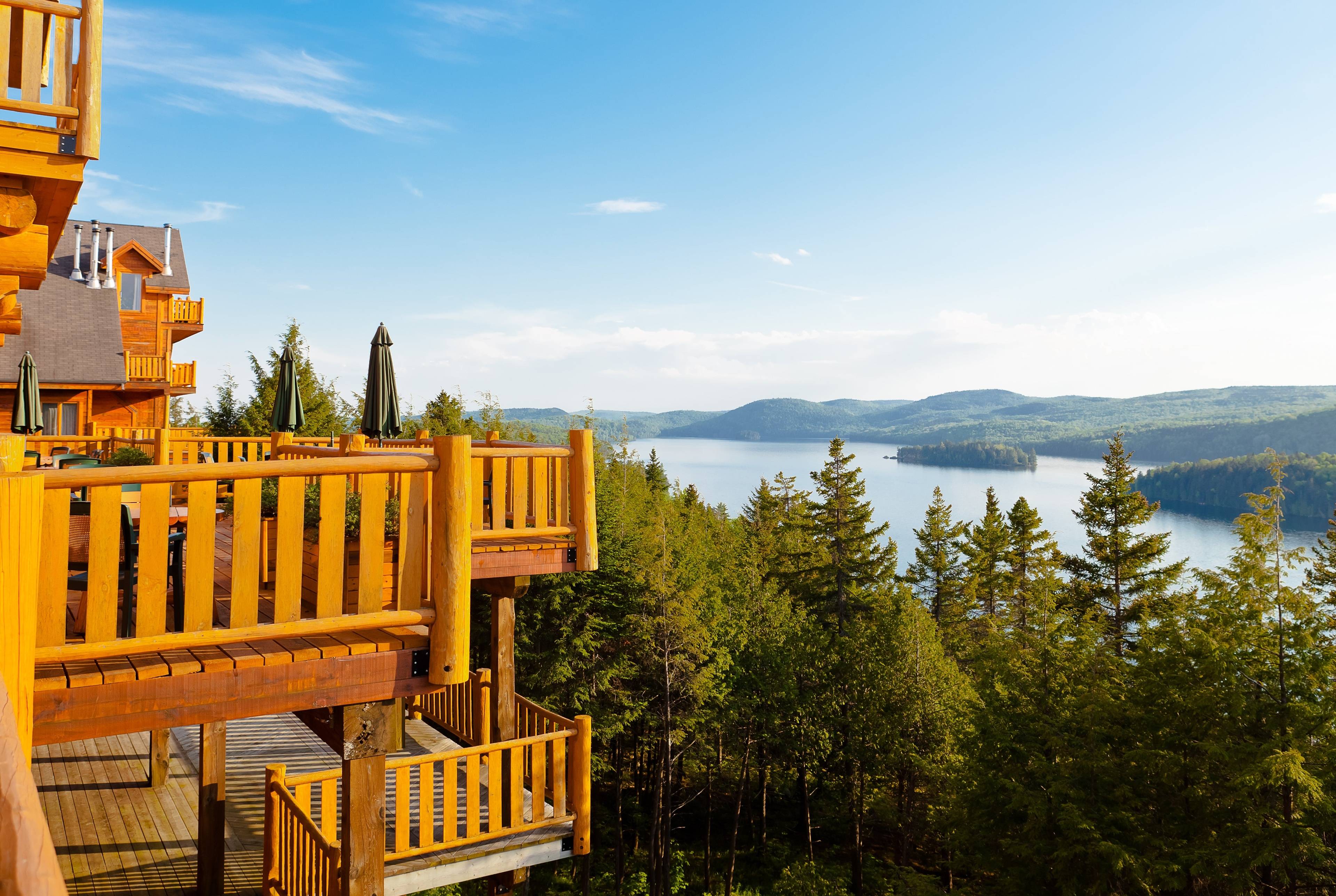 Scenic Route From Montreal to Quebec City: Lakes, Forests, and Quaint Towns