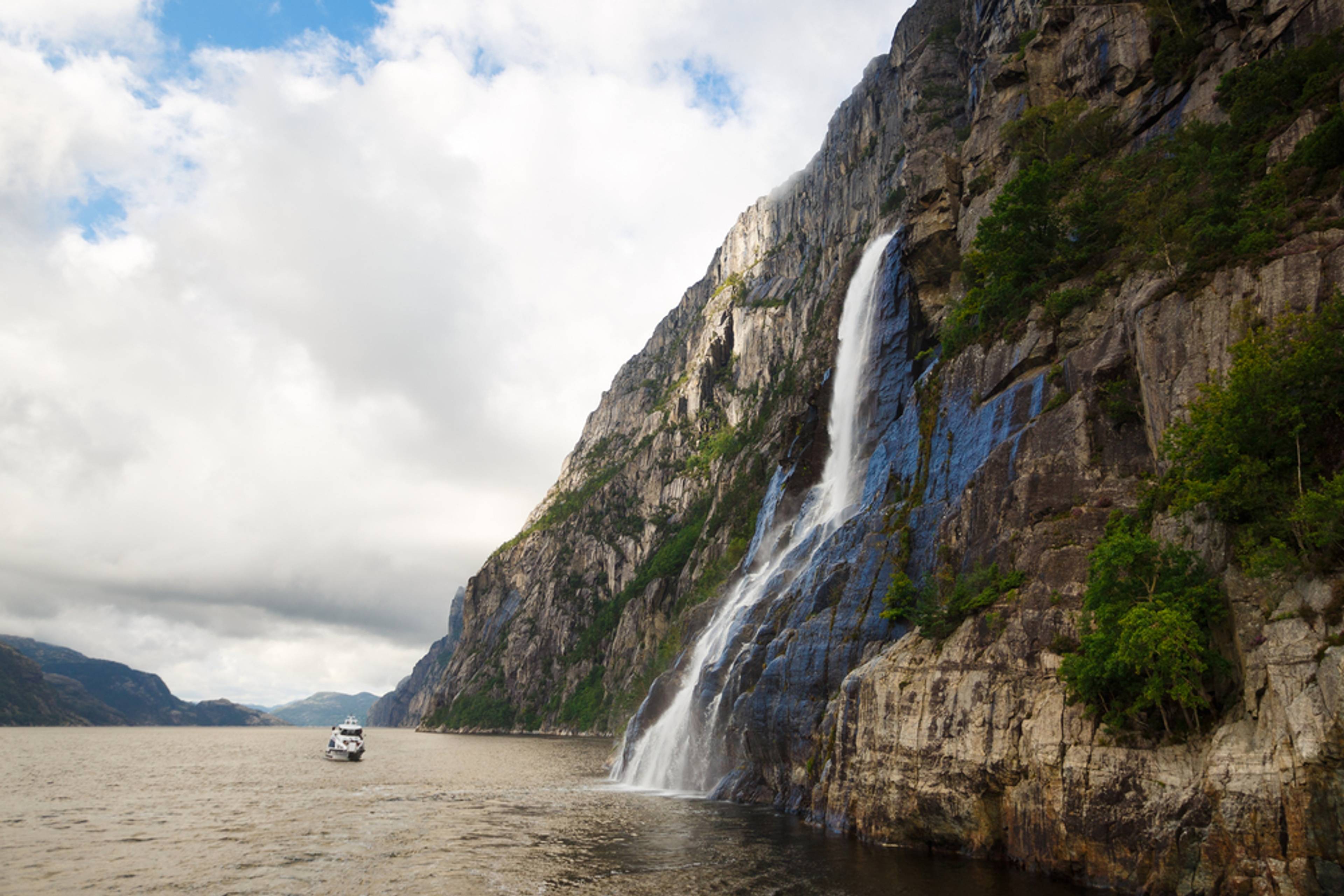 Rødne Fjord Cruise