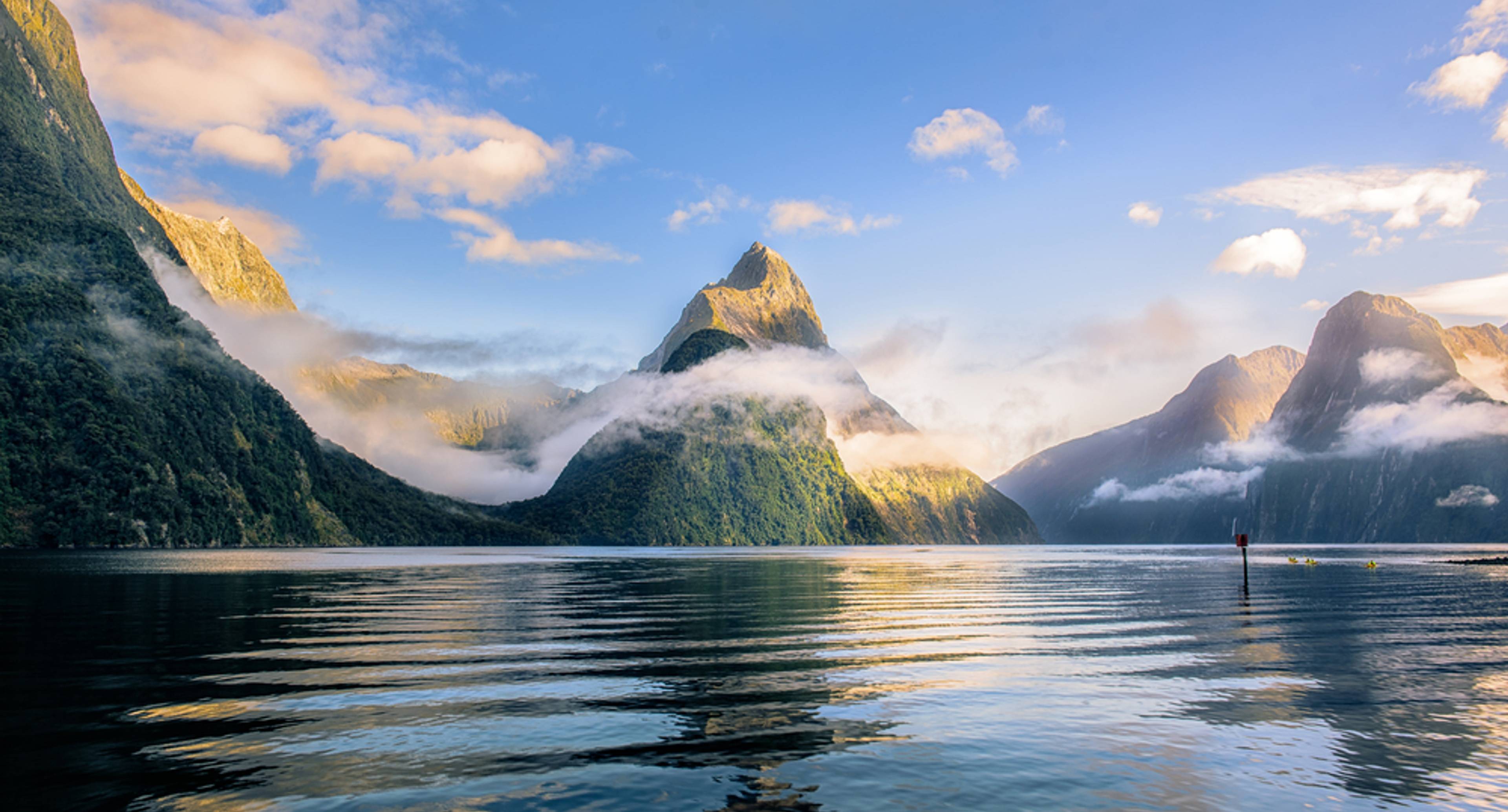 Start a Dream Way to the Magic Milford Sound Fiordland