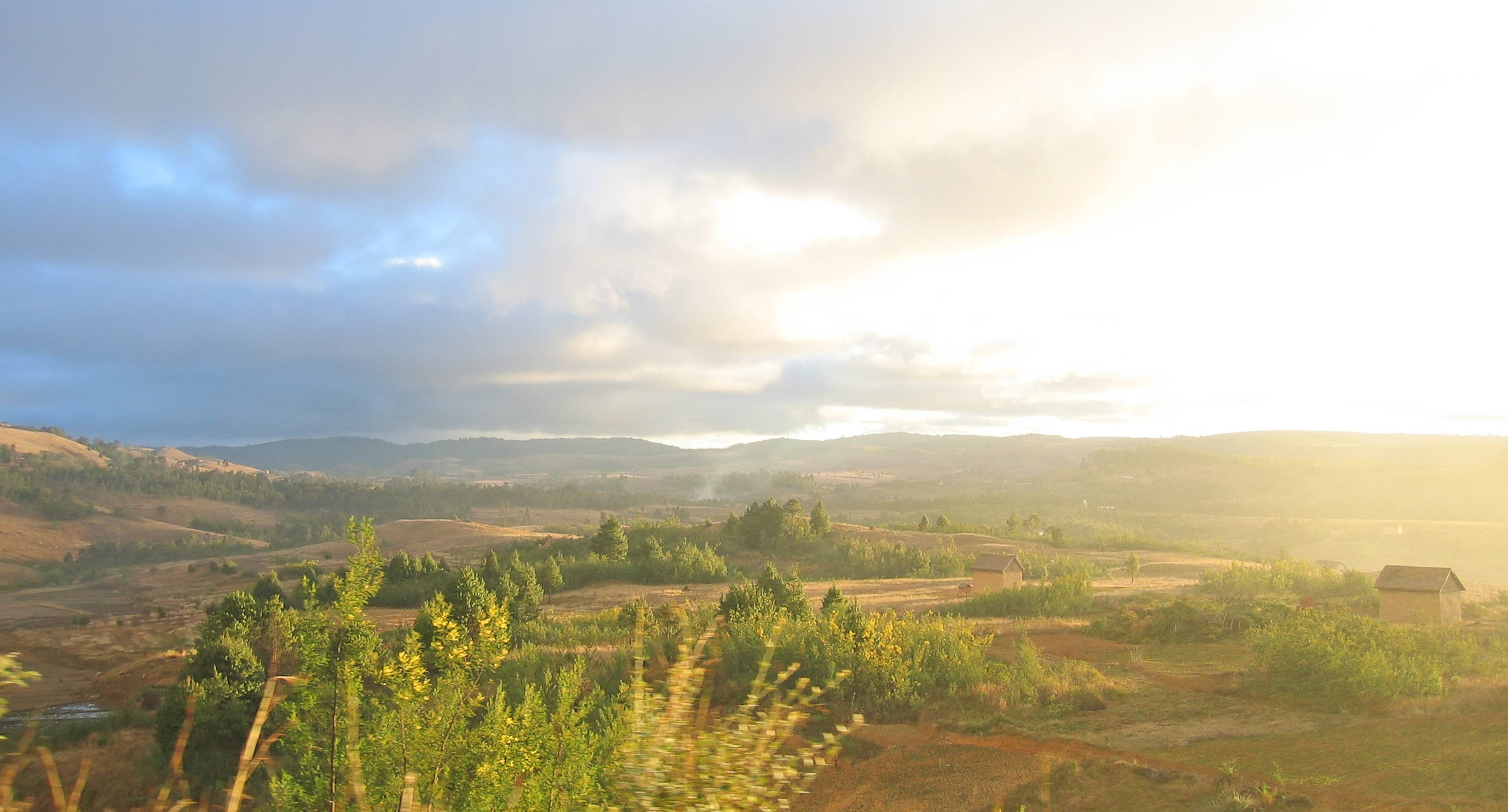 Hike to an Ethnic Village and Back to Tana