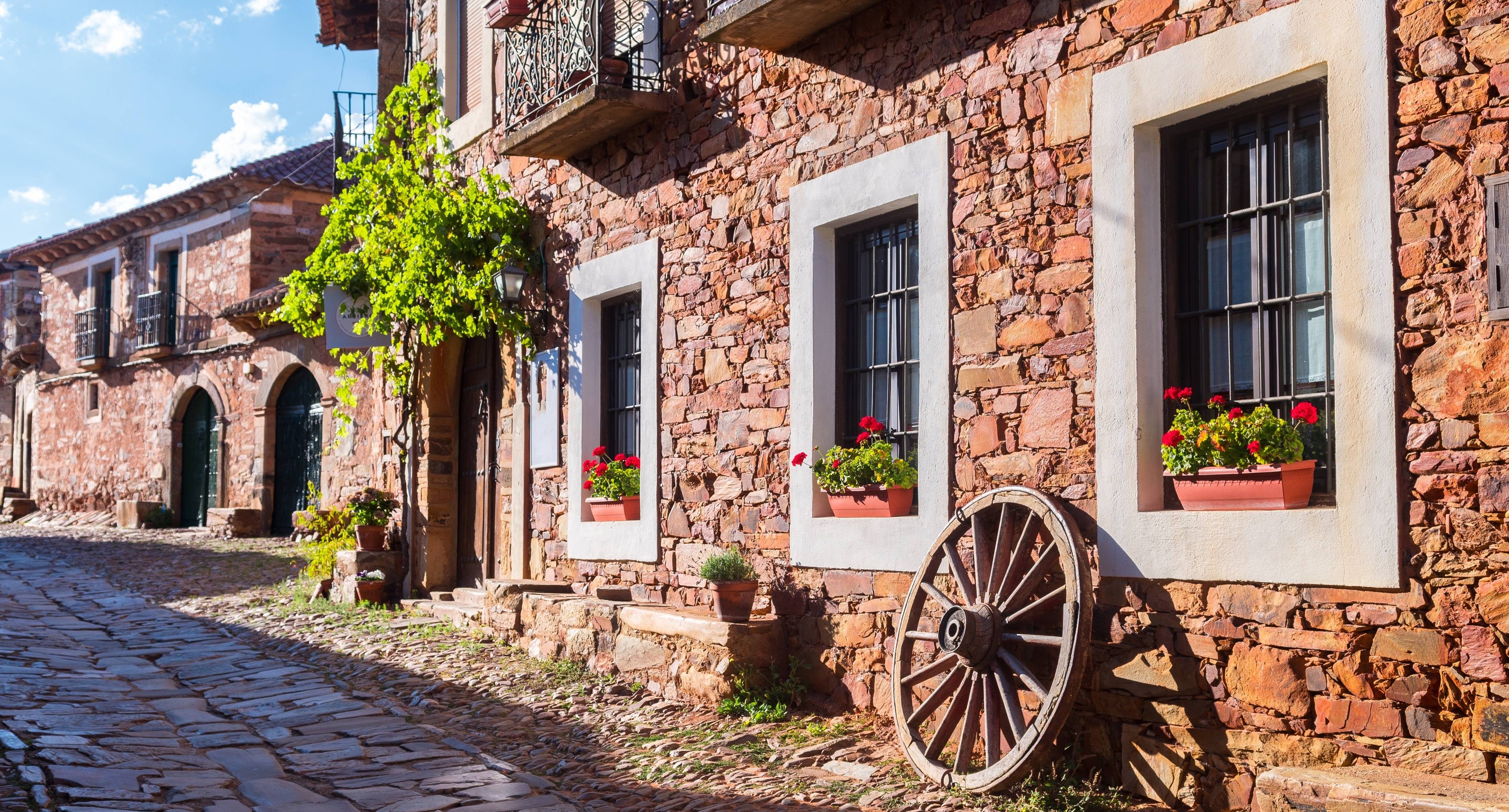 Stone Villages, Traditional Food and a Templar Castle