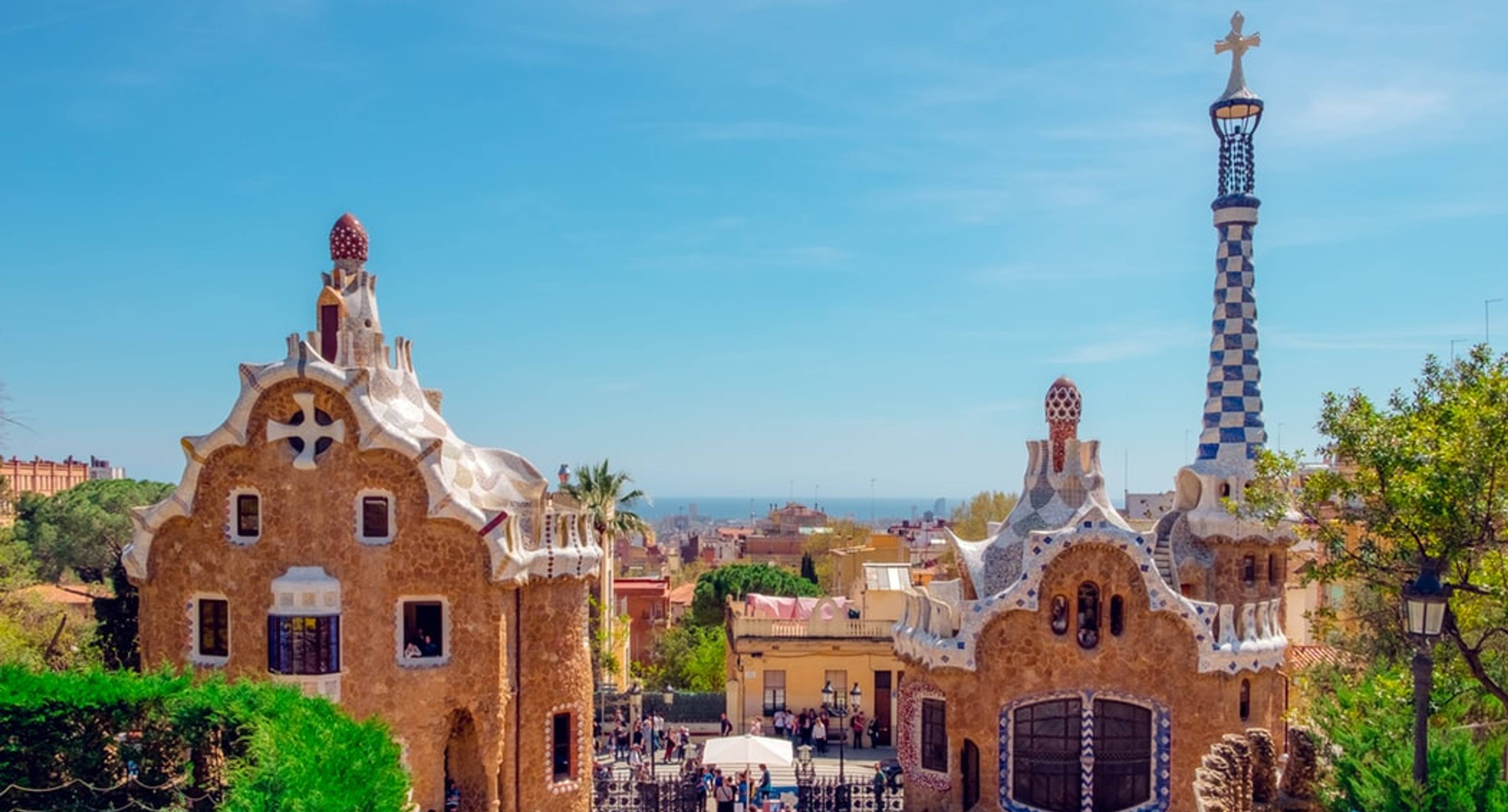 El famoso Parque Güell y la Fuente de Montjuïc