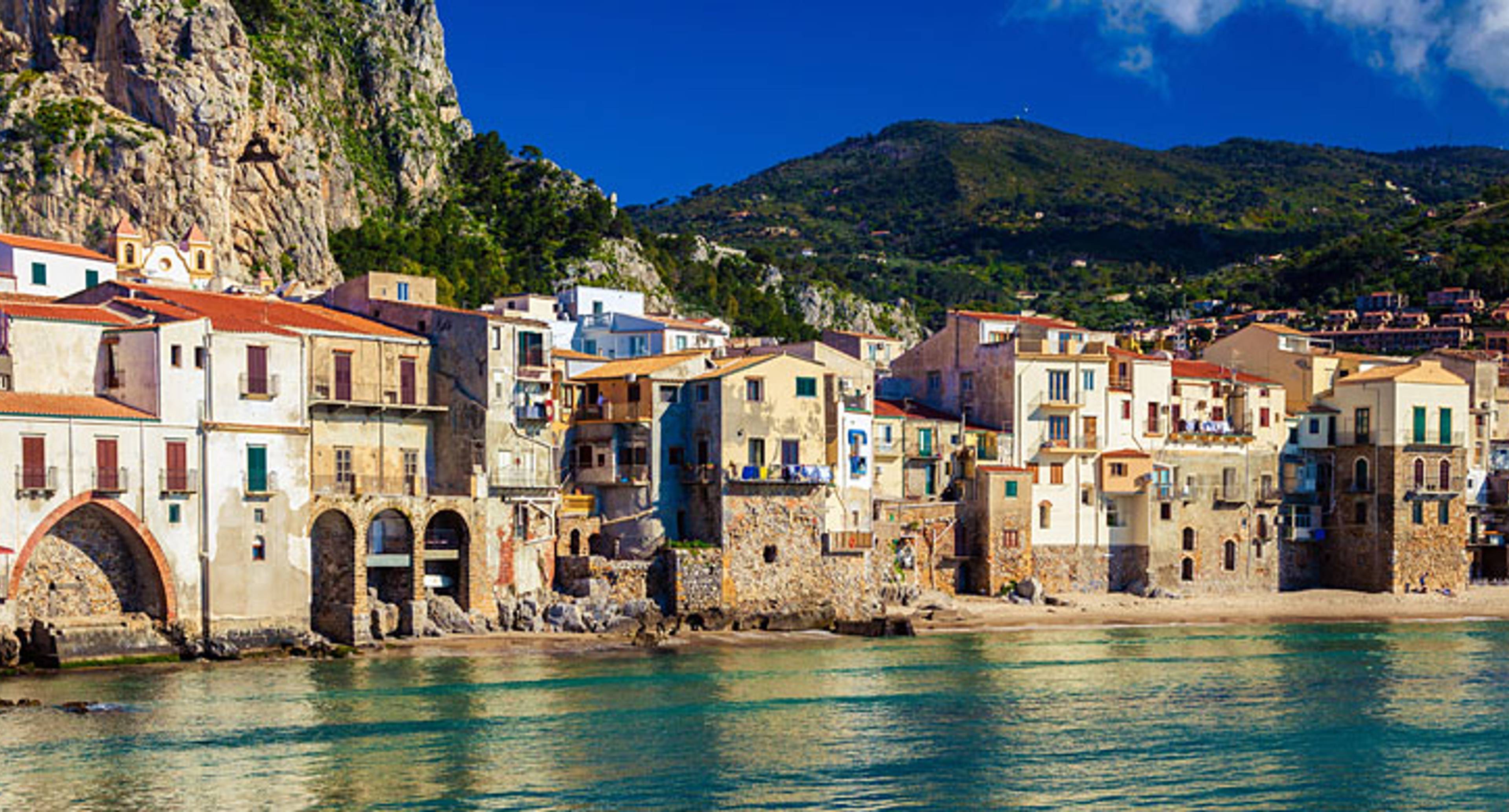 Arrivo all'aeroporto di Palermo e percorso per Cefalù