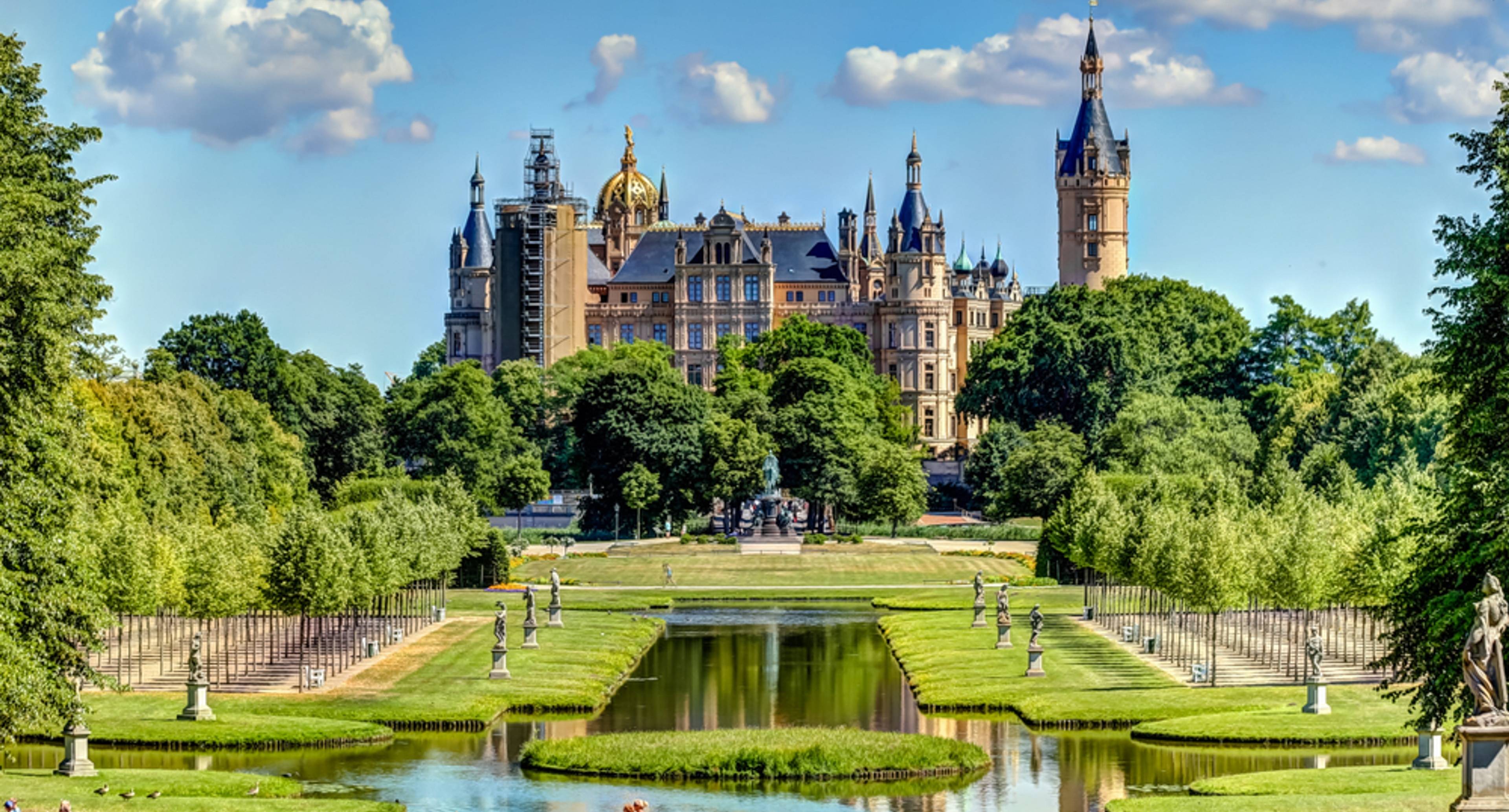 A Relaxing Cultural Journey Through Schwerin