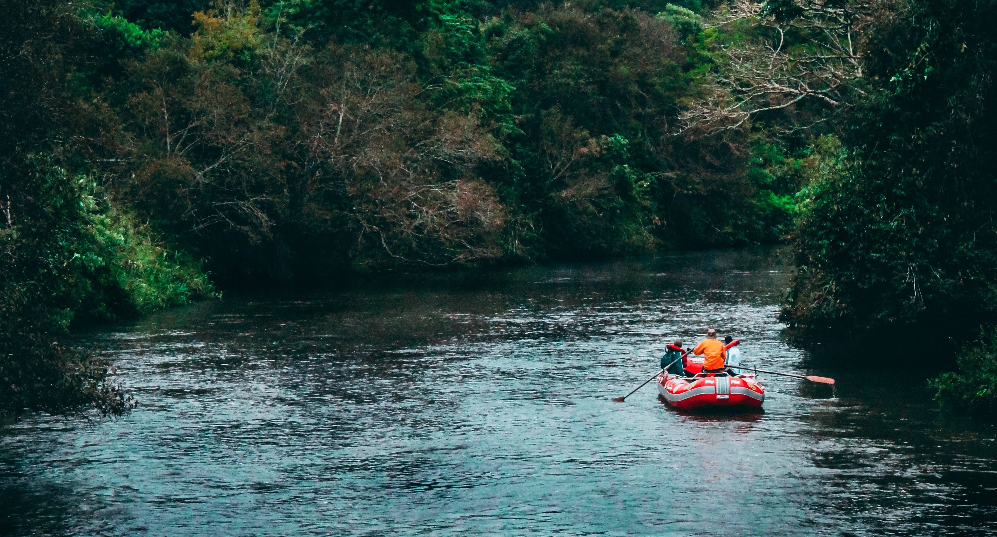 Park, Rafting und die Bewohner des Kaukasusgebirges