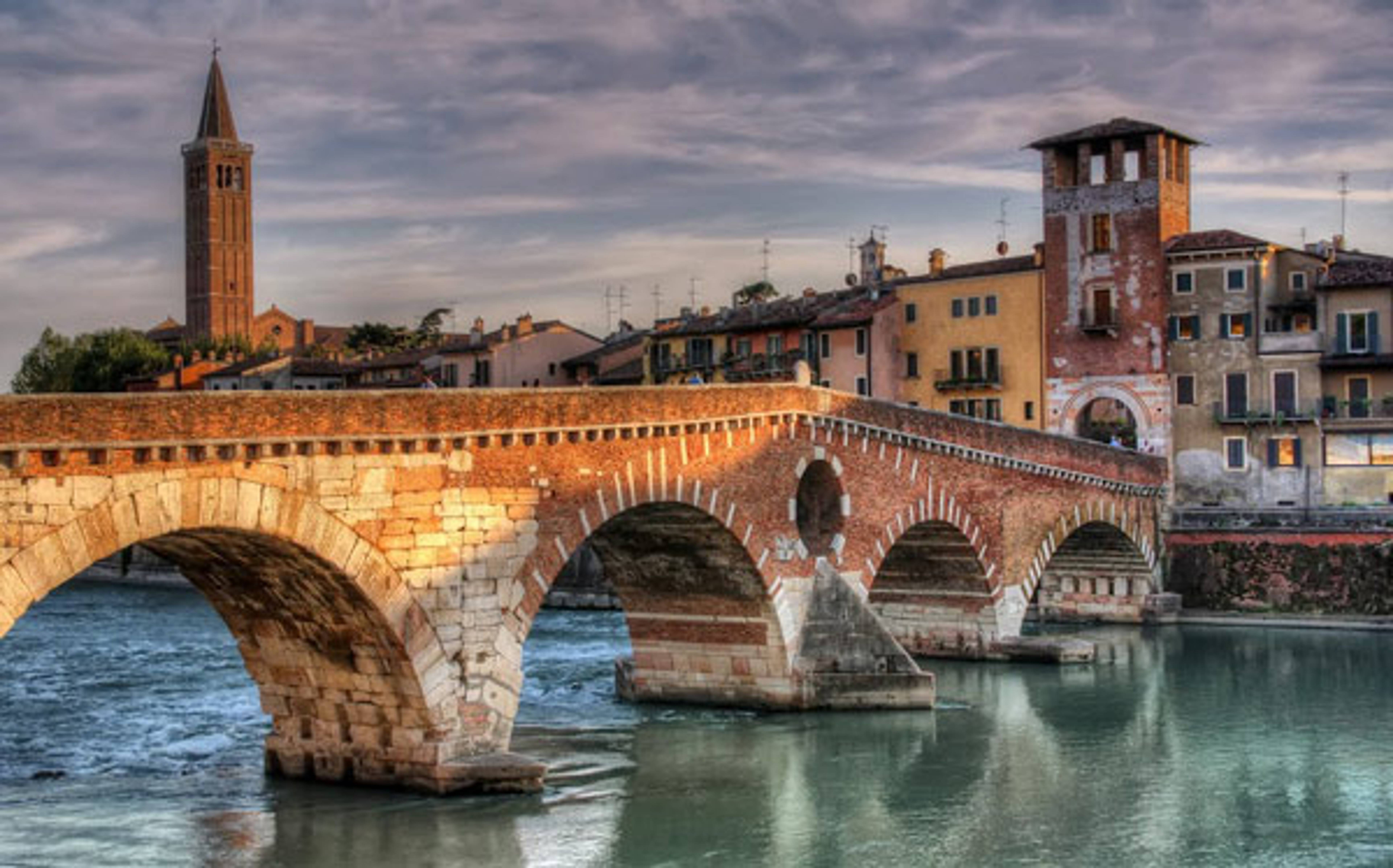 Ponte Pietra