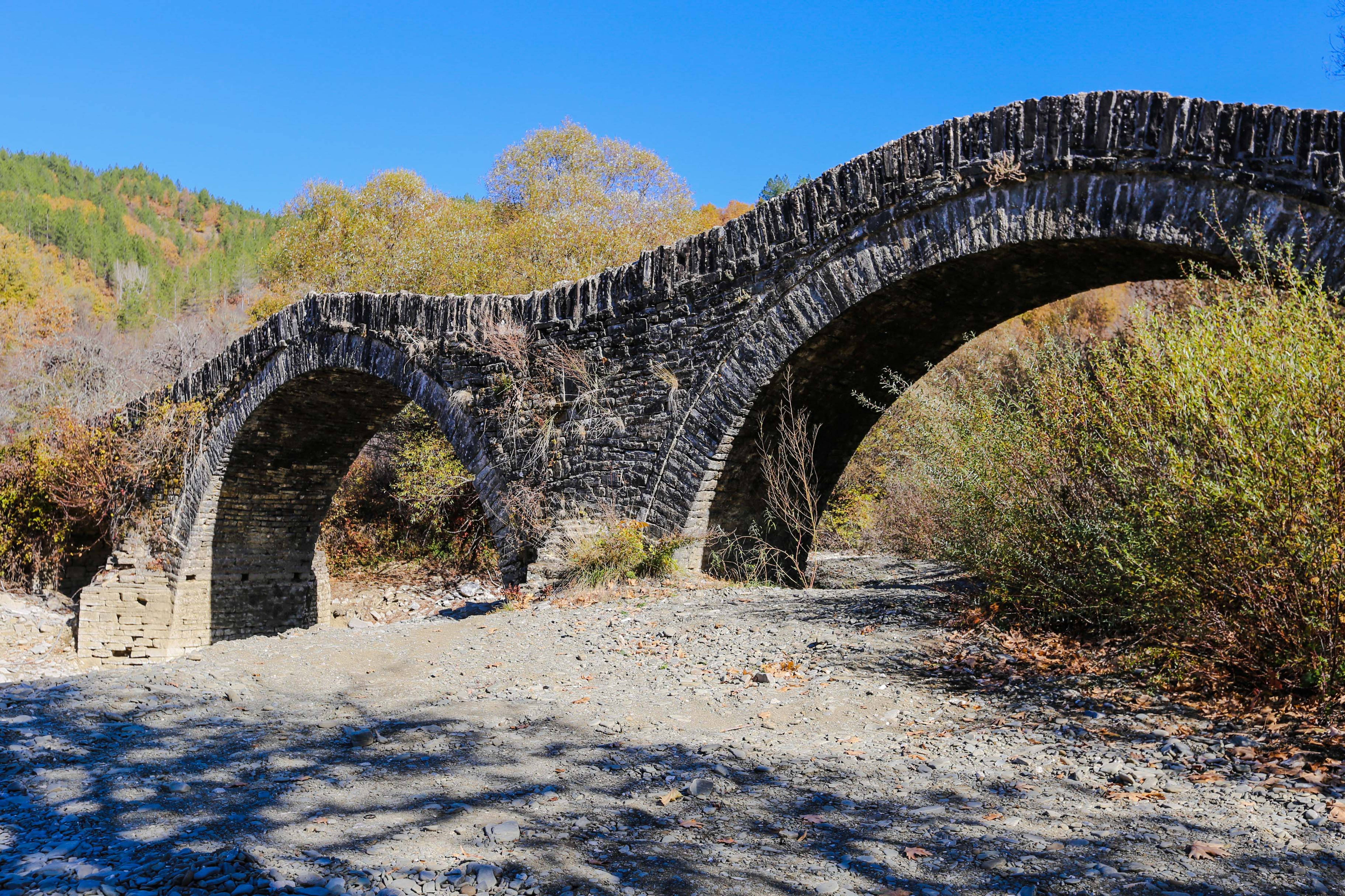 Pont de pierre de Mylos