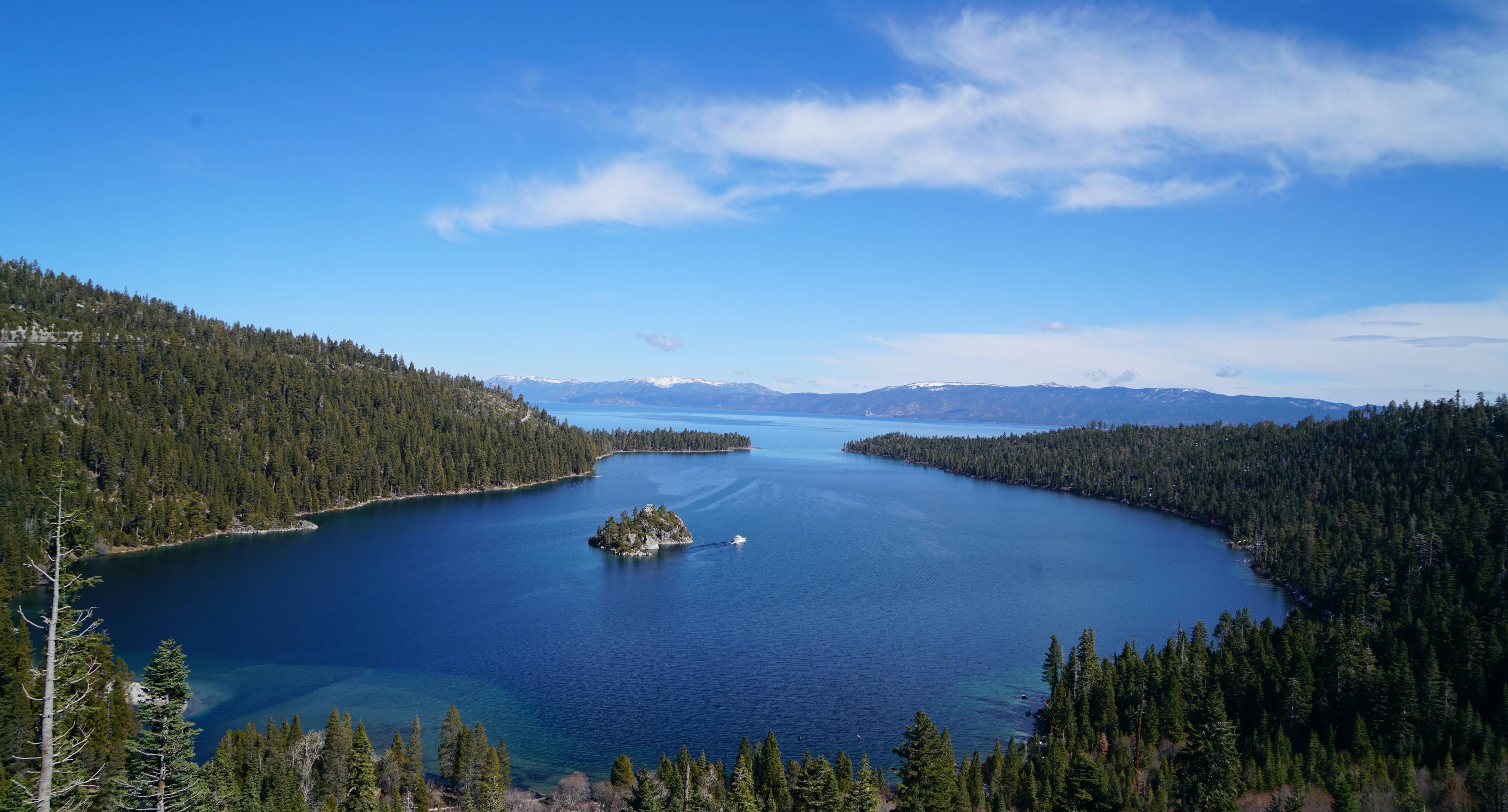 Fahren Sie auf dem Truckee River und erkunden Sie die Emerald Bay