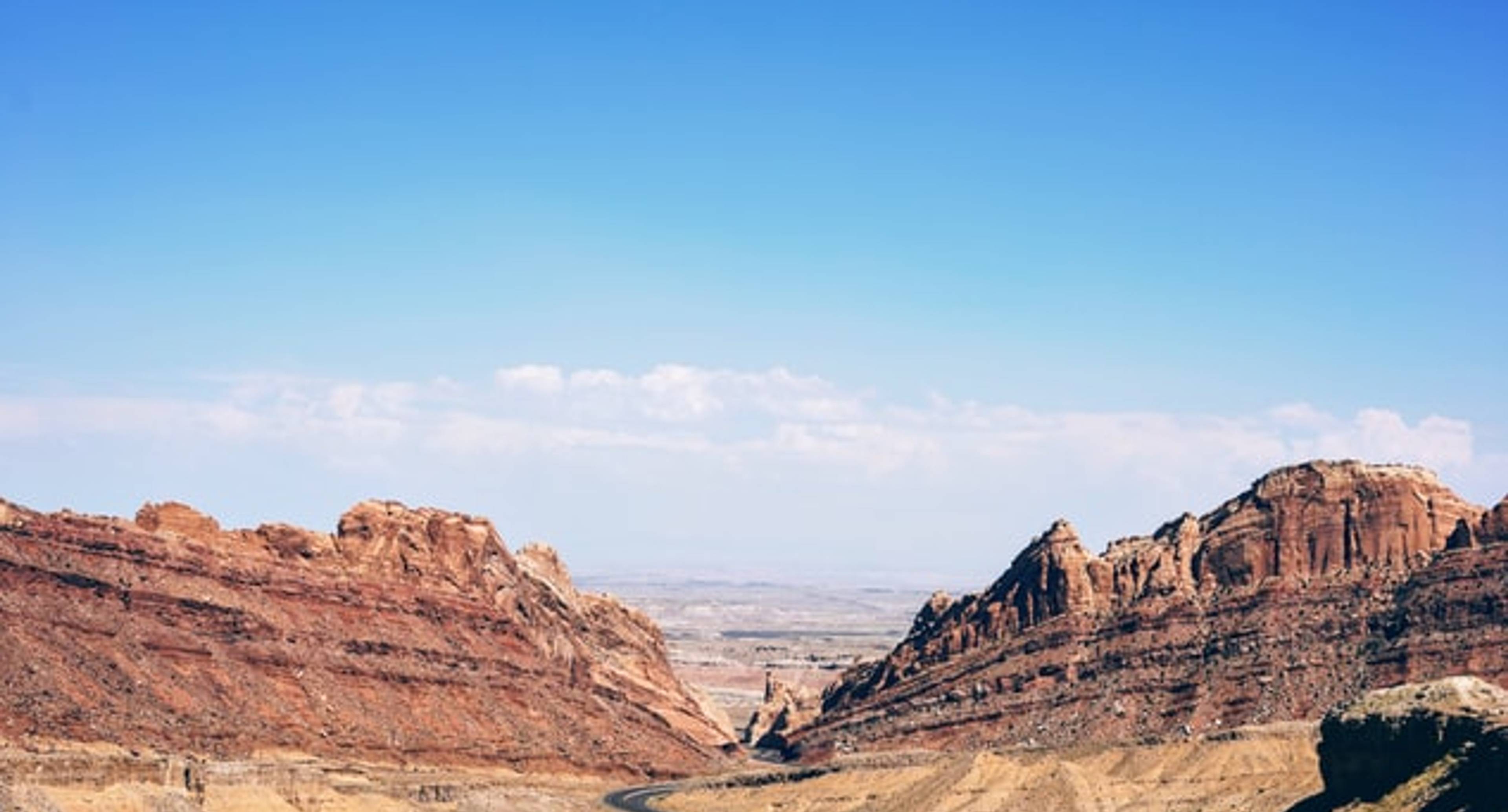 Viaje a los cañones y a las cimas de las montañas