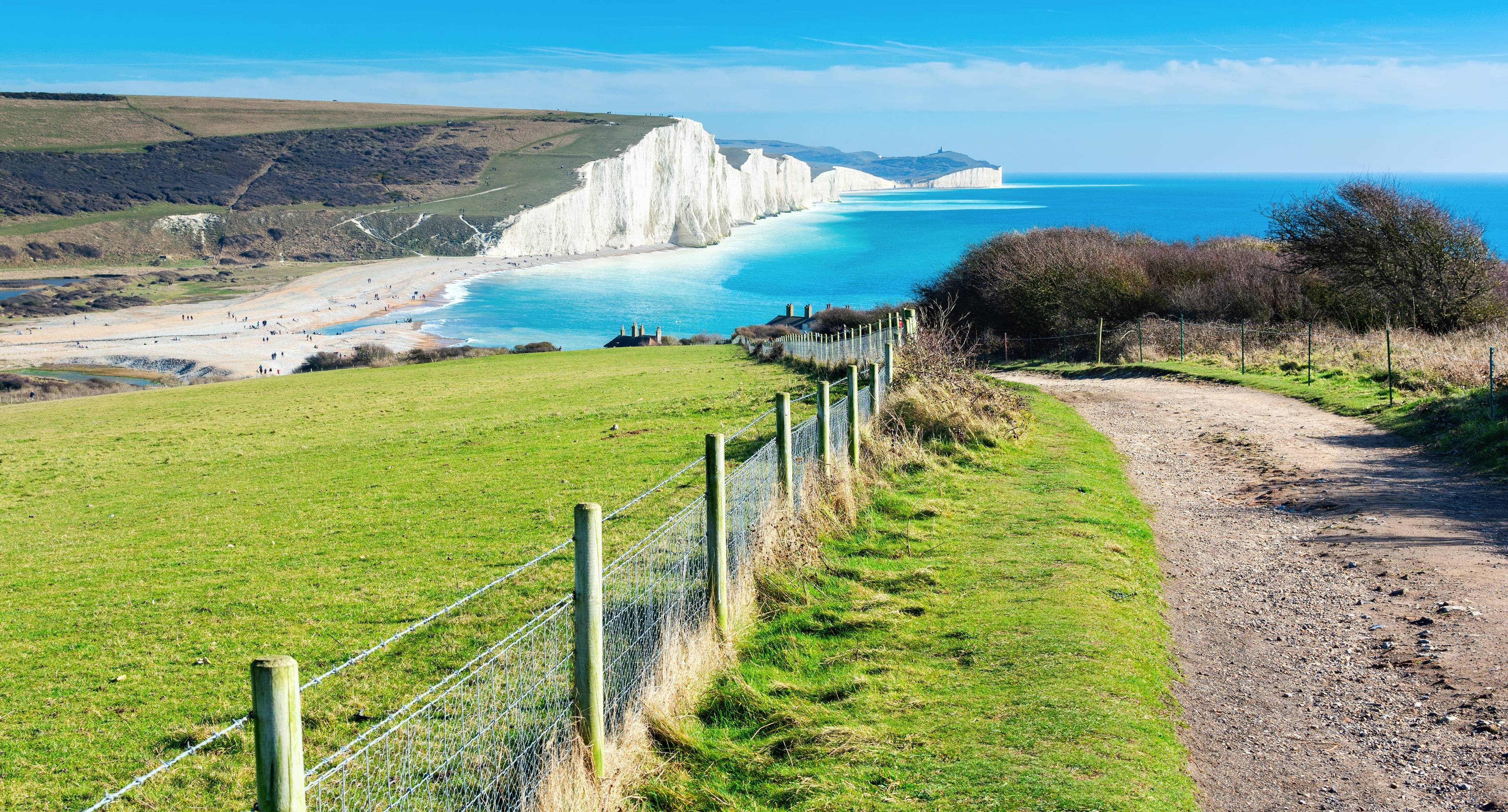 Vom pulsierenden Brighton zur englischen Landschaft durch Museen und historische Stätten