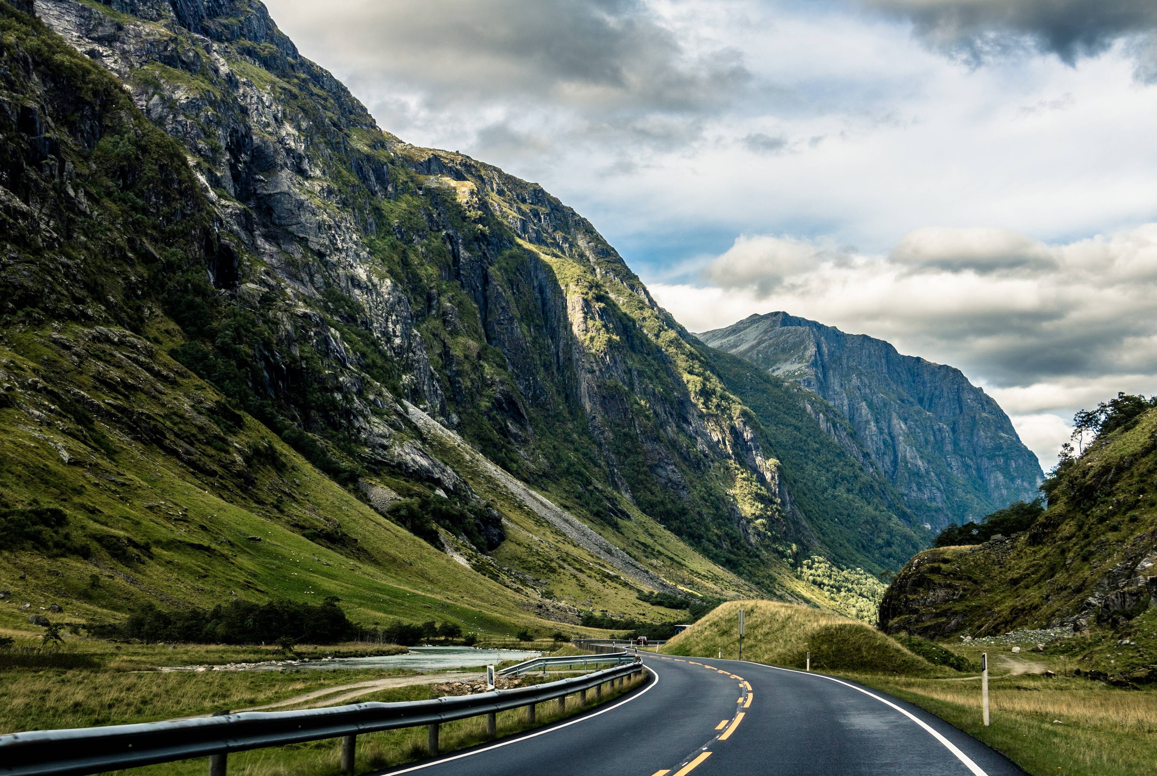 Fjords and Waterfalls: Nature Trip around Bergen