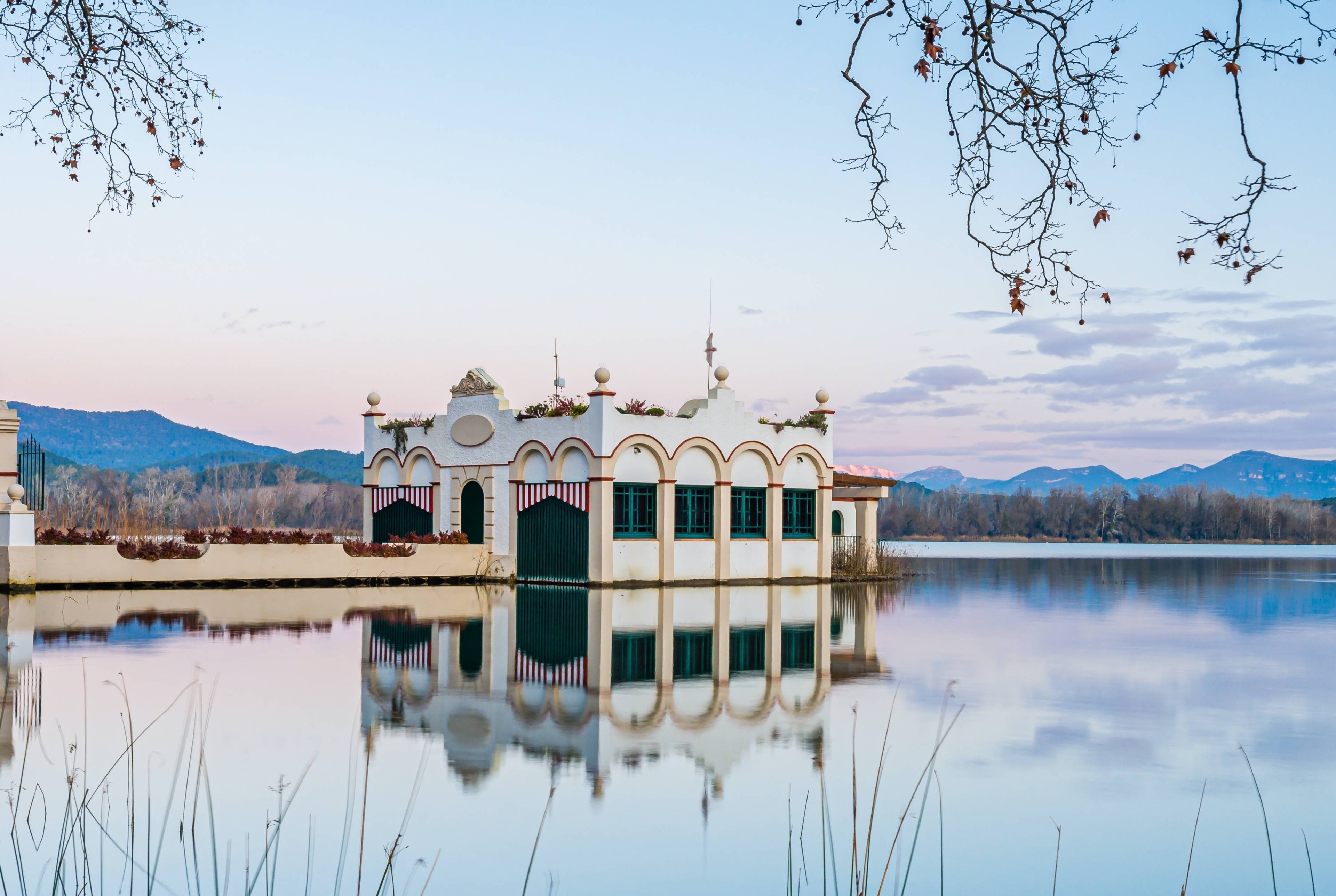 Family Trip: Biking and Exploring Lake Banyoles  