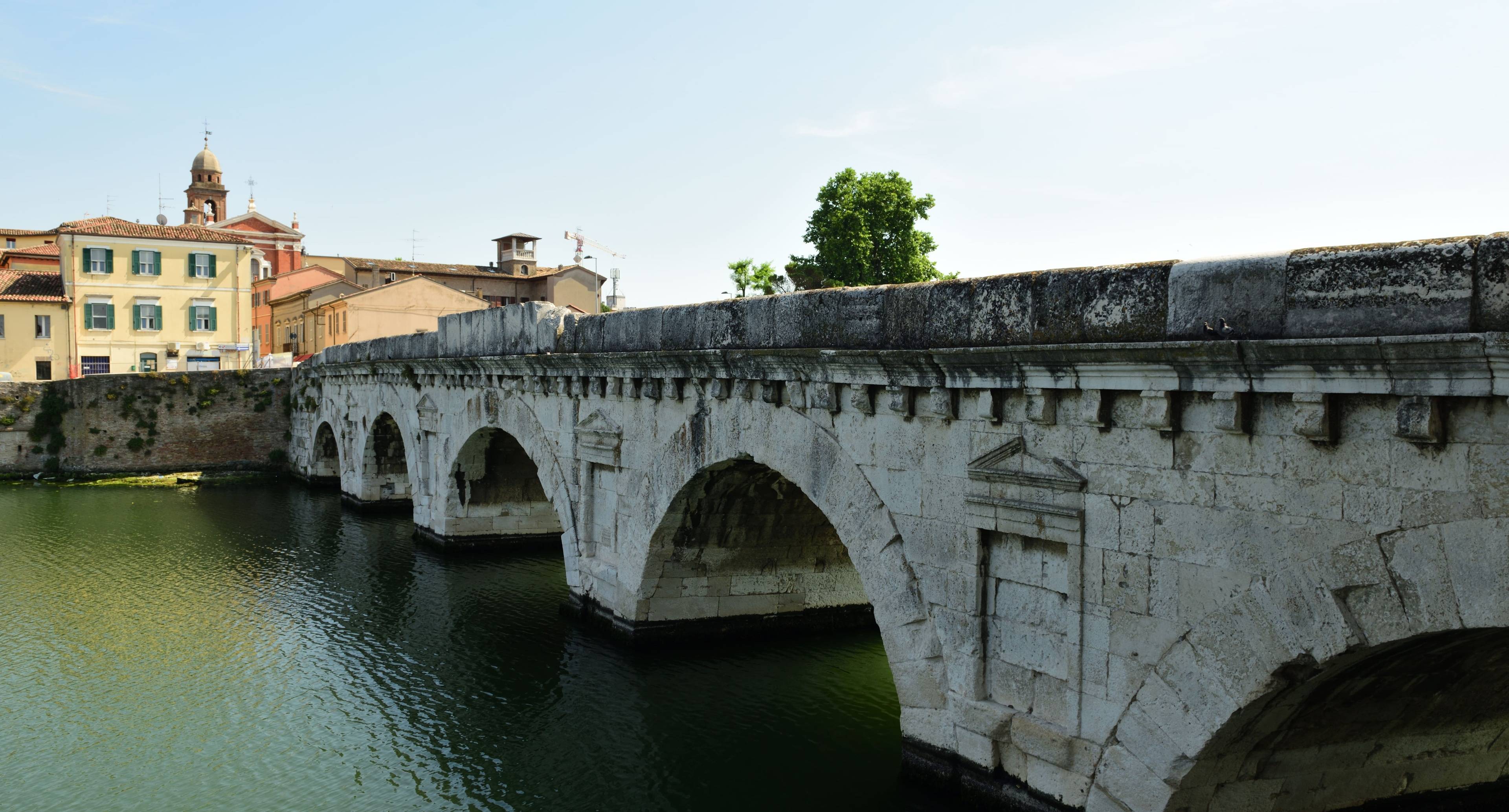 Rimini: Roman Monuments and Federico Fellini's Traces 