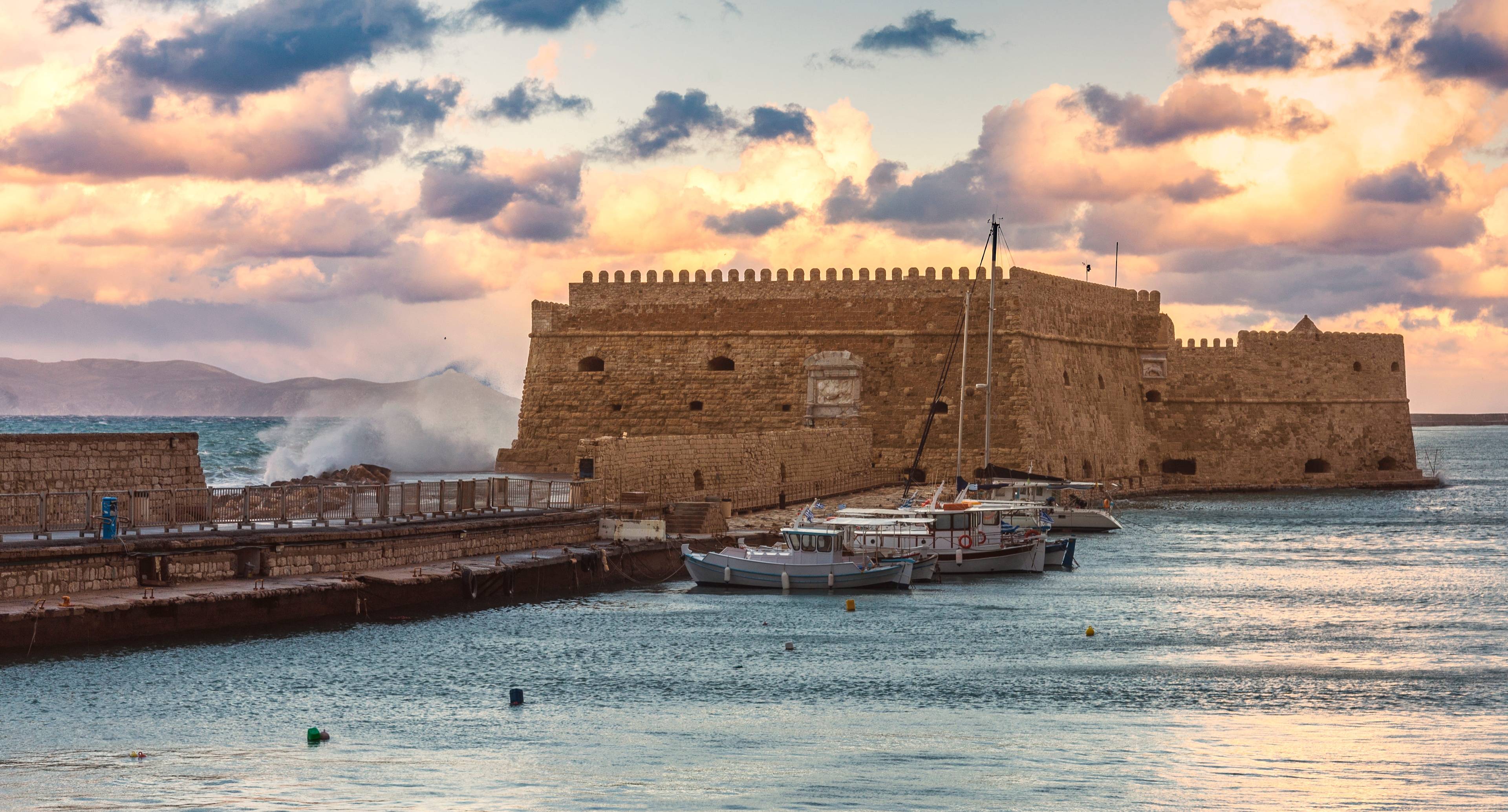 Brilliant Beaches and Heroic Heraklion