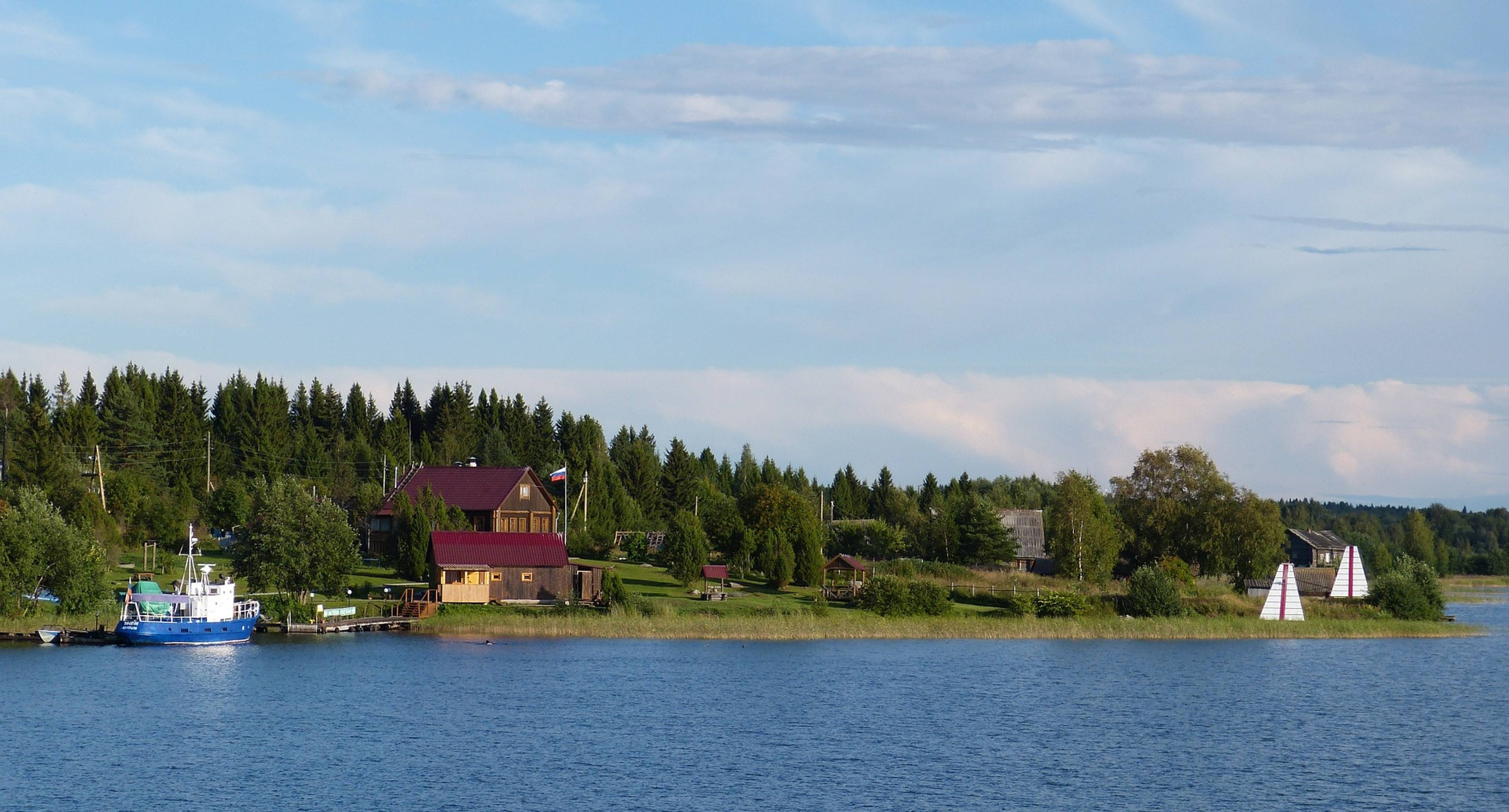 El mercado de Vyborg, la batalla marca Leipiasuo, el kayak en el lago Sukhodolsk, la noche en Priozyorsk.