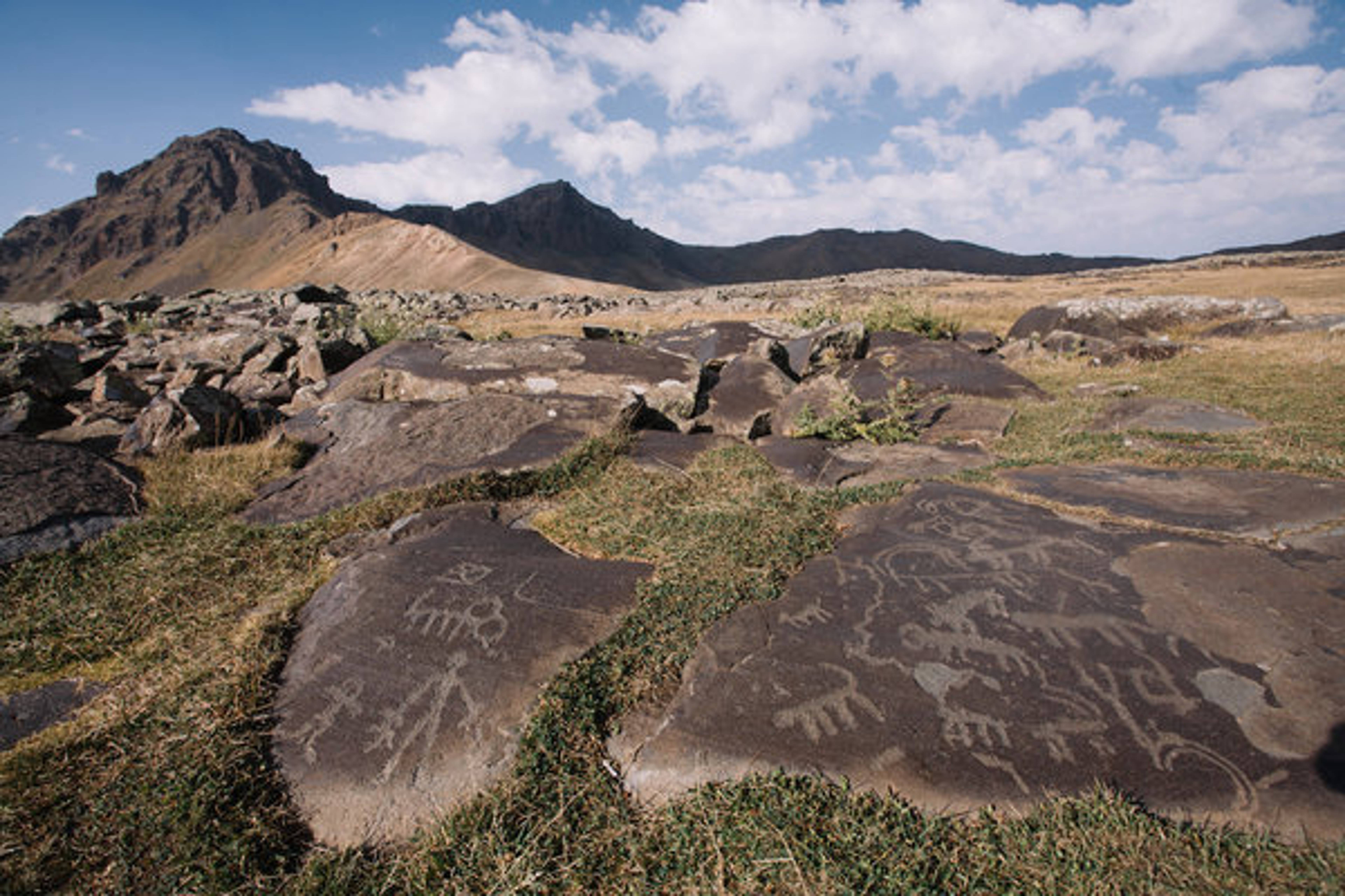 Petroglyphs of Ukhtasar