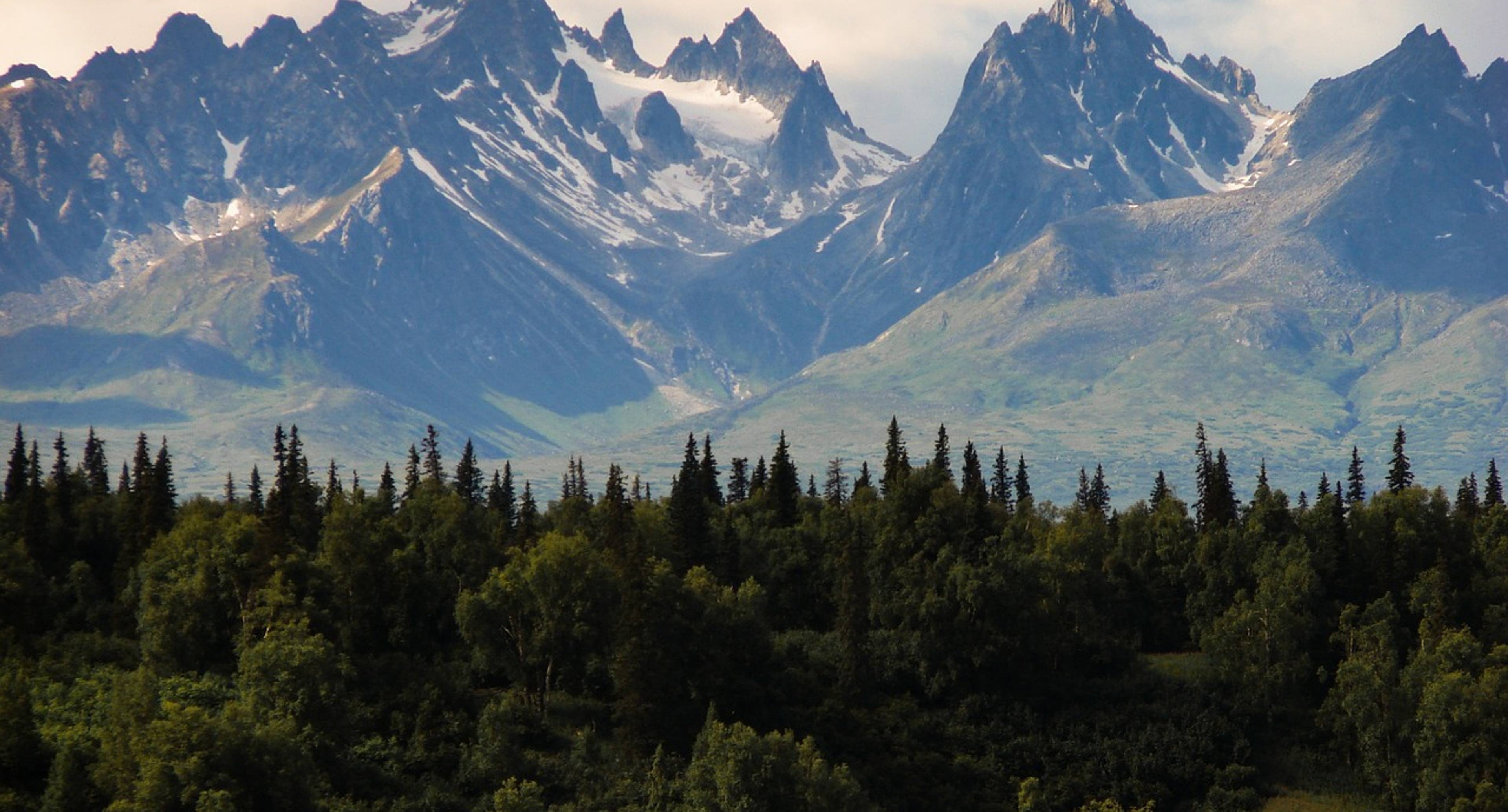 Randonnée matinale dans les montagnes