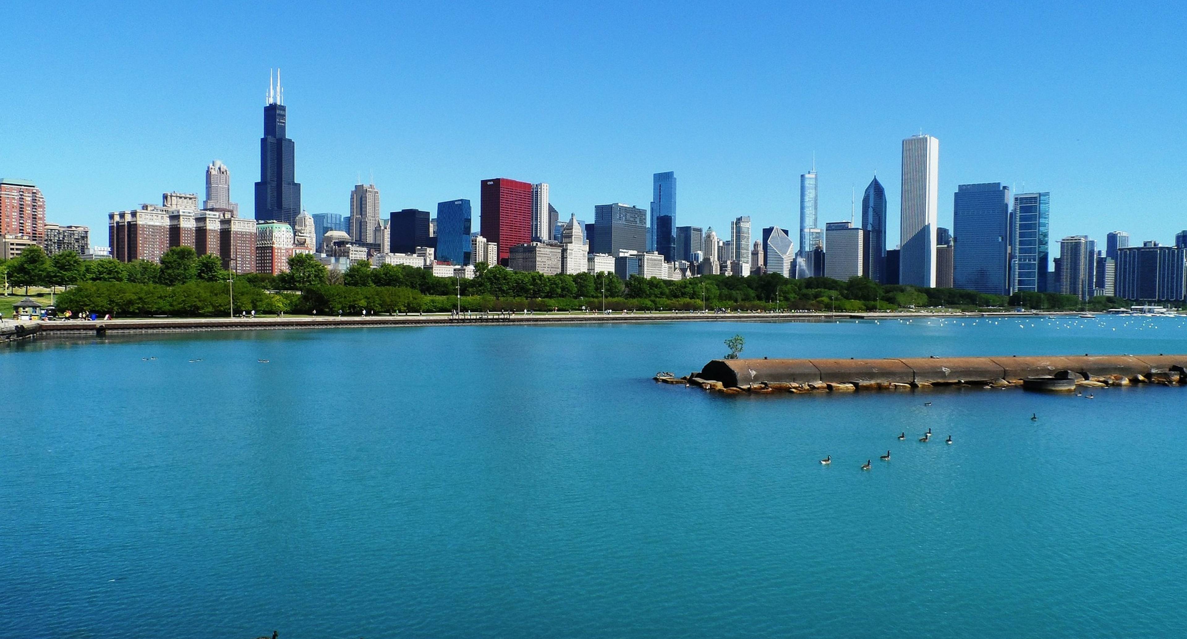 Camminare lungo il lago Michigan