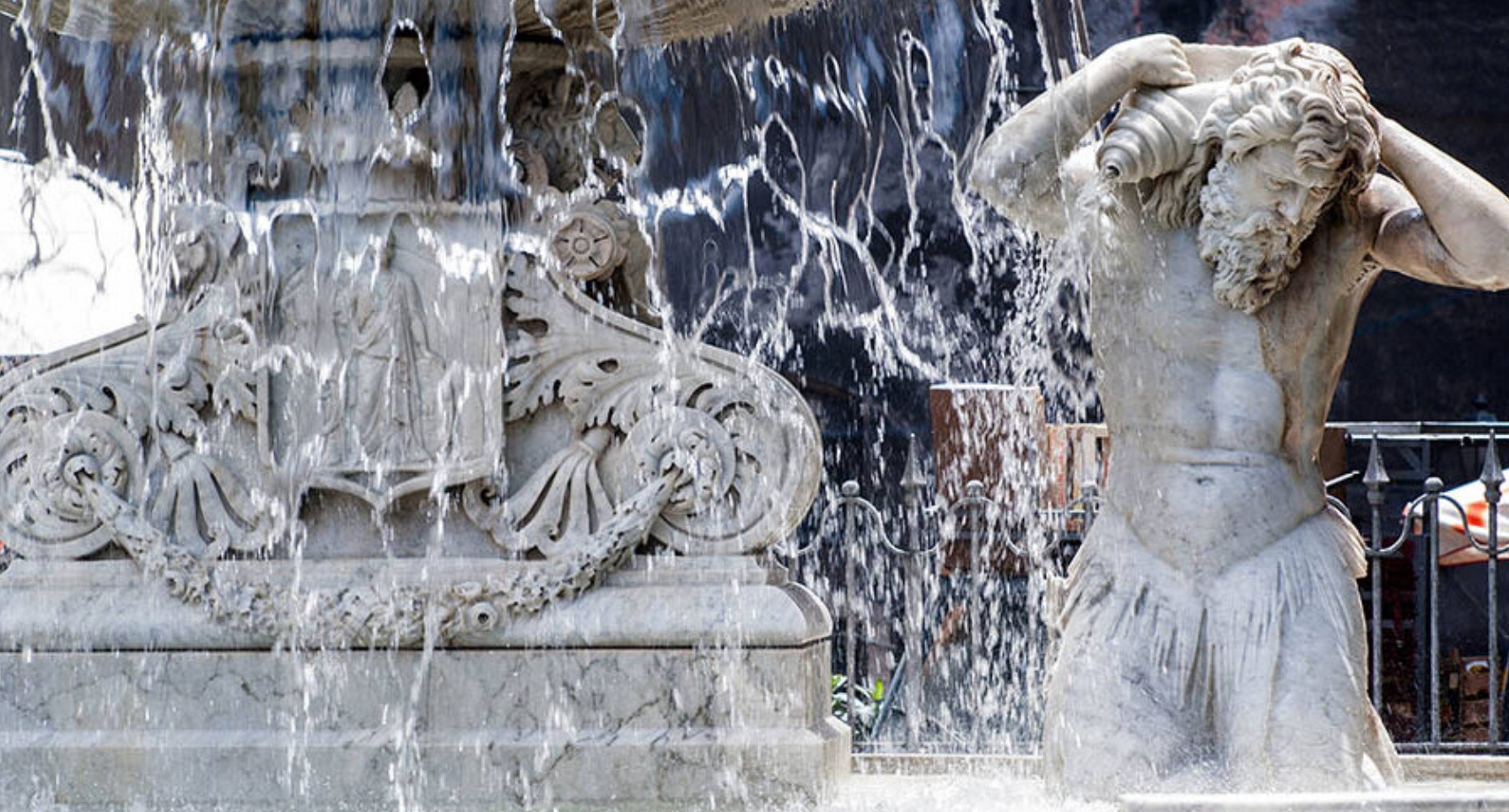 The last day, from the Scogliera blue sea to the underground river of Catania