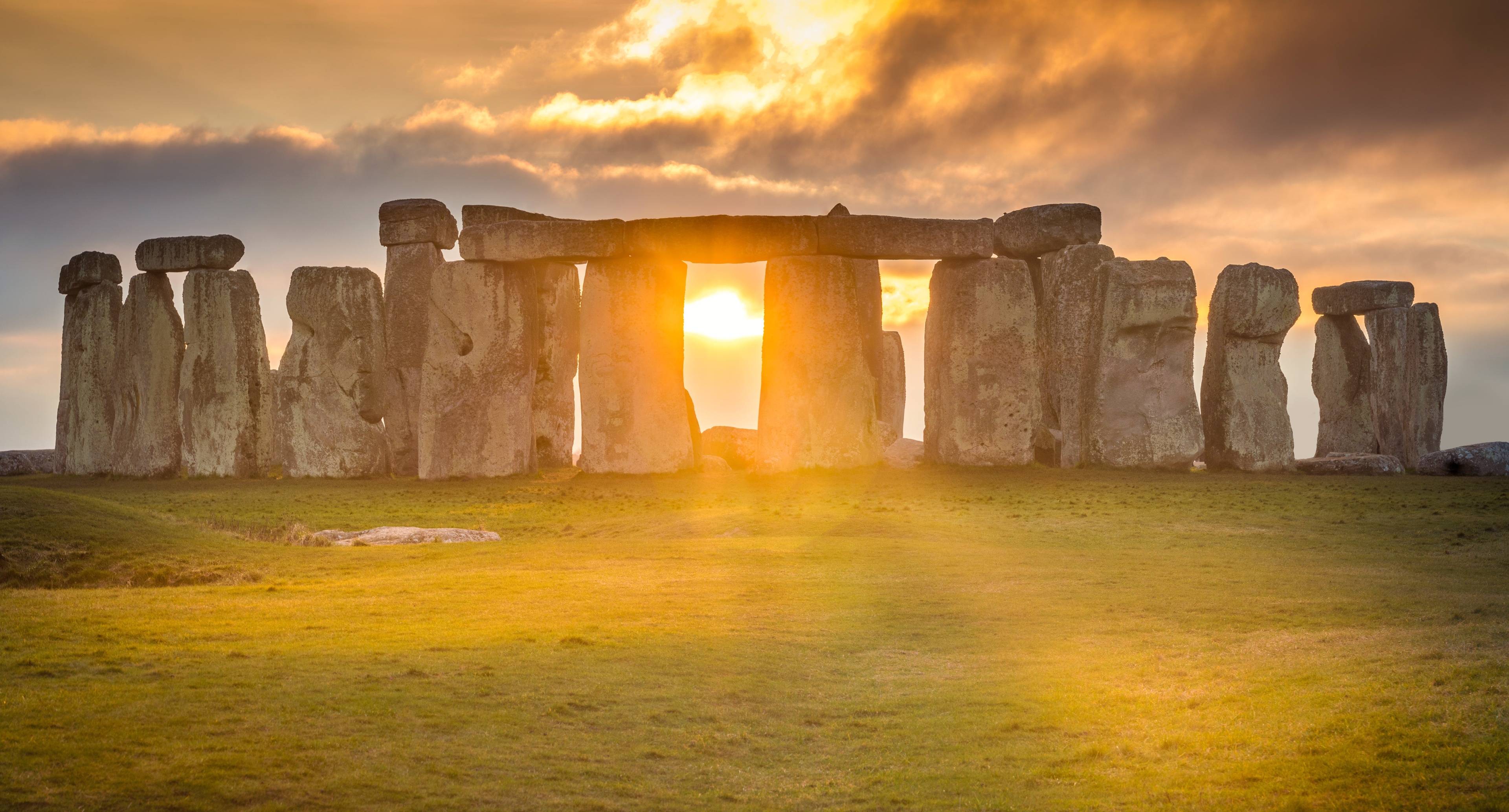 Very Round Trip, From the Stone Circle to the Round Table