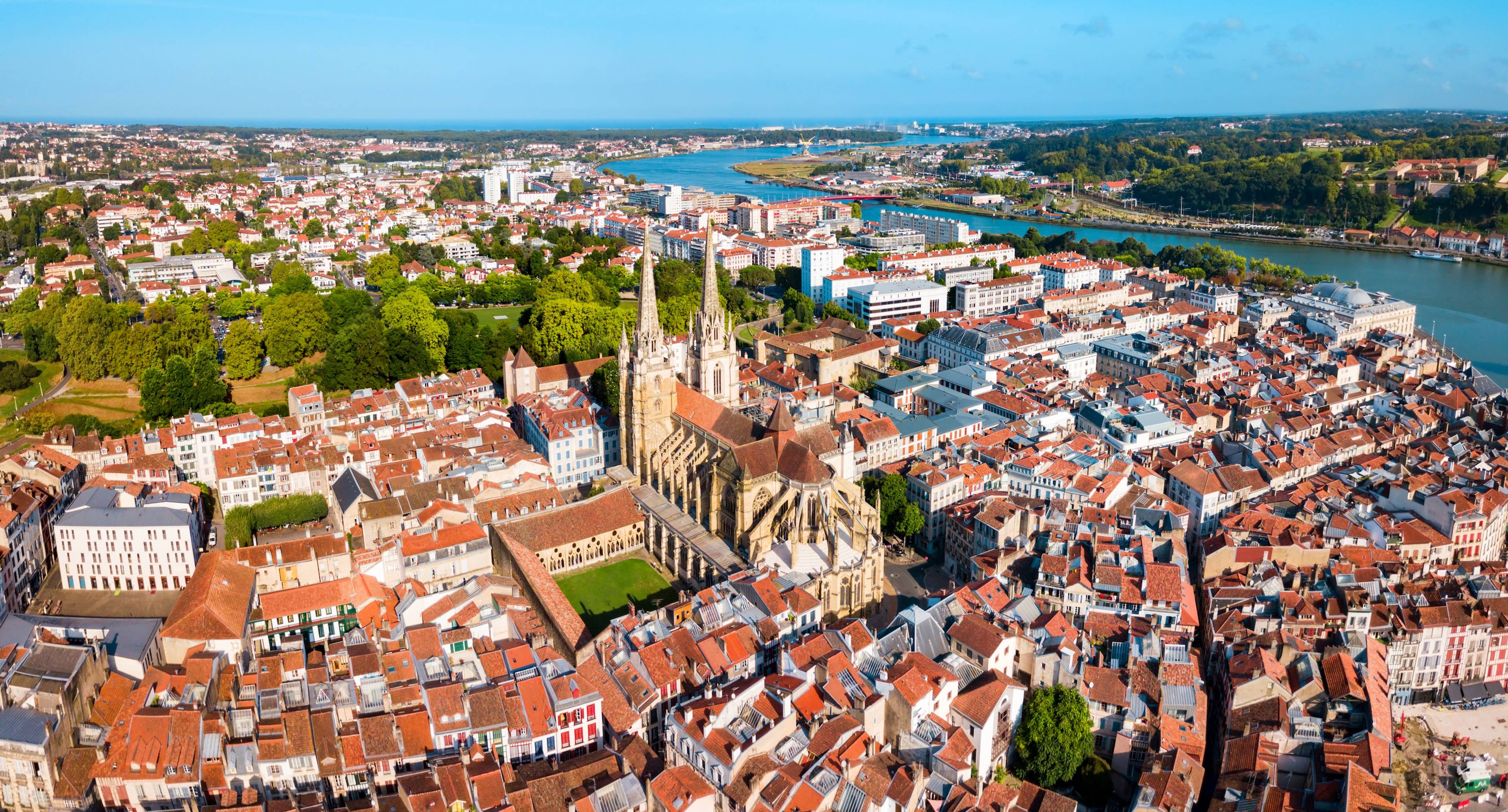 The Medieval City at the Confluence of the Nive and Adur Rivers