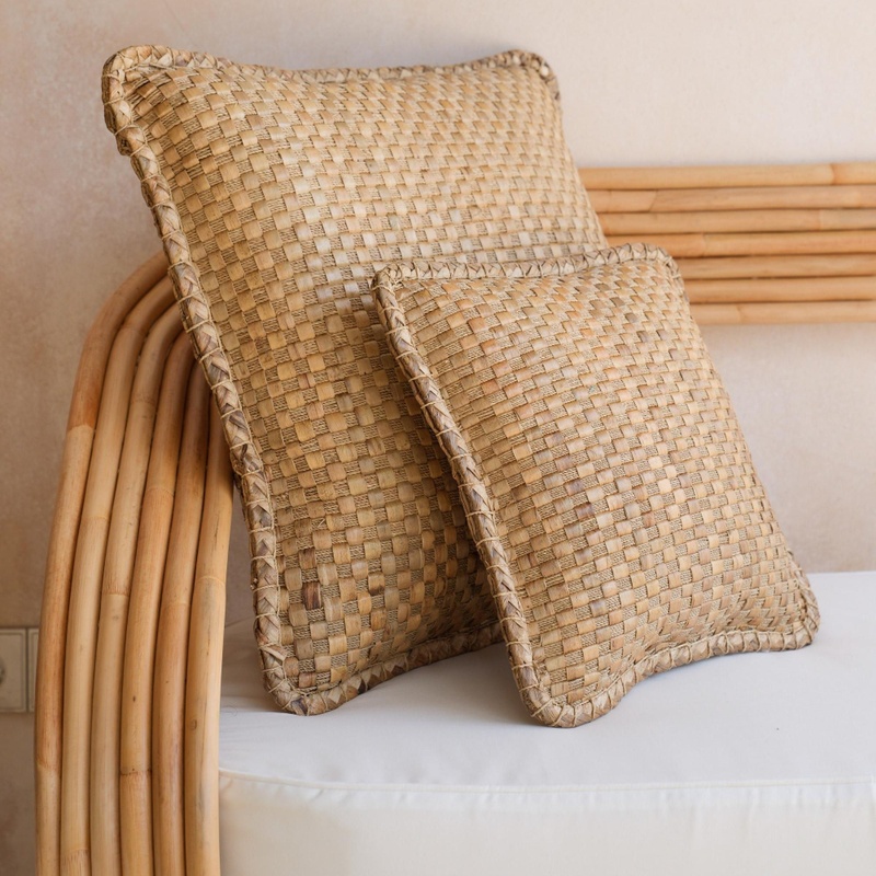 https://cdn.filestackcontent.com/Ak1kPLG8S7KjXQGitq1uNz/resize=height:800/https://cdn.poweredbypeople.io/pbp-core/product/natural-water-hyacinth-pillow-set/water-hyacinth-pillow-3xjSxdU34.jpg