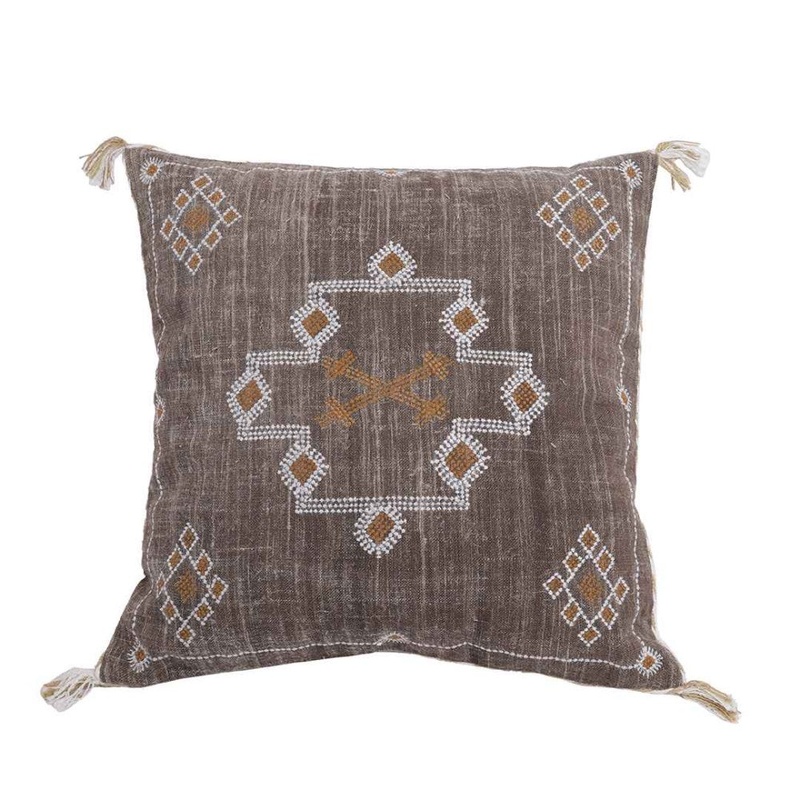 https://cdn.filestackcontent.com/Ak1kPLG8S7KjXQGitq1uNz/resize=height:800/https://cdn.poweredbypeople.io/pbp-core/product/sabra-silk-inspired-throw-pillow-3/aacus00151-4XonA_cf8b484c-2a3d-46a8-b479-84cbe36b7765.jpg