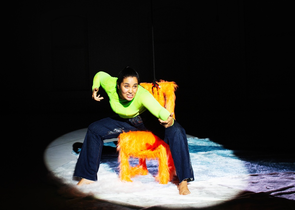 På bilden: dansaren och koreografen BamBam Frost i föreställningen YES.
