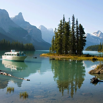 tourhub | Calgary Tours | Discover the Beauty of Banff, Jasper, Lake Louise, and Columbia Icefield on a 5-Day Expedition 